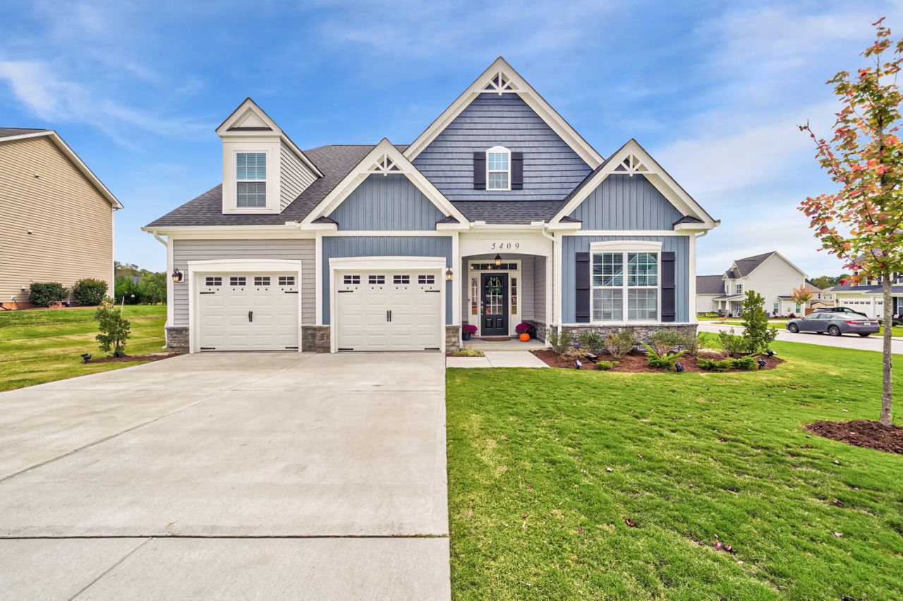 5409 Sapphire Springs Drive Property Photo 1