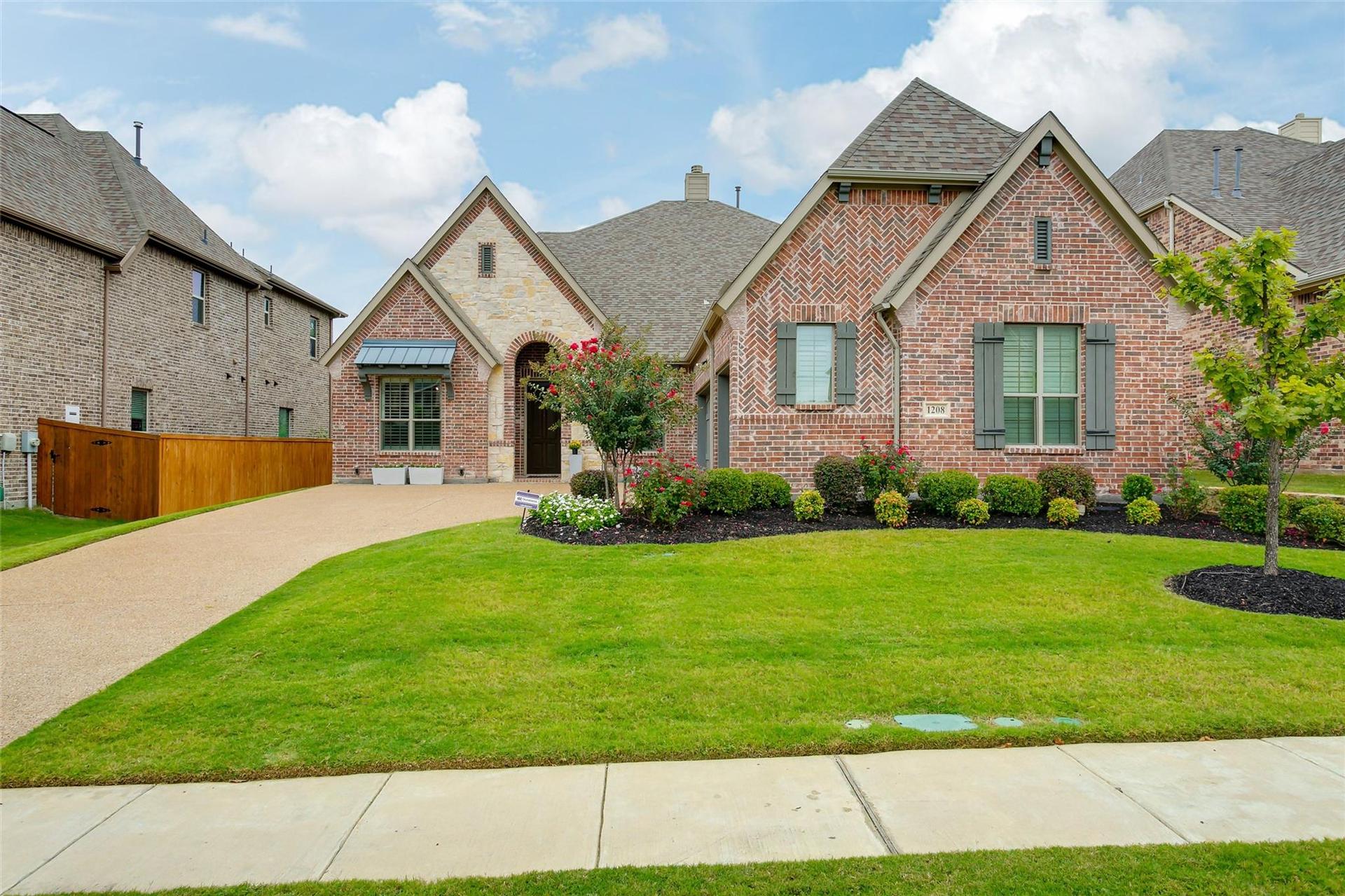 1208 Bentley Drive Property Photo 1