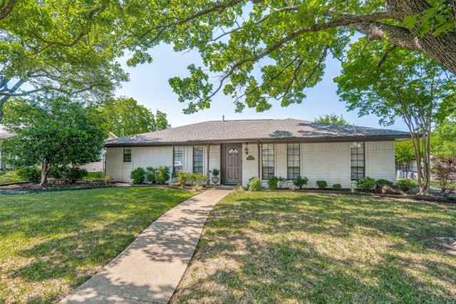 2704 S Hillbrier Circle Property Photo 1