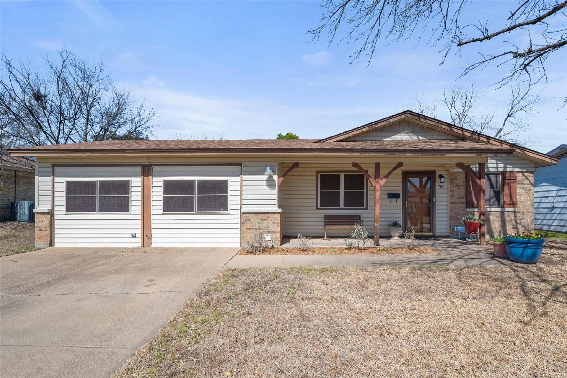 705 E Glendale Street Property Photo 1