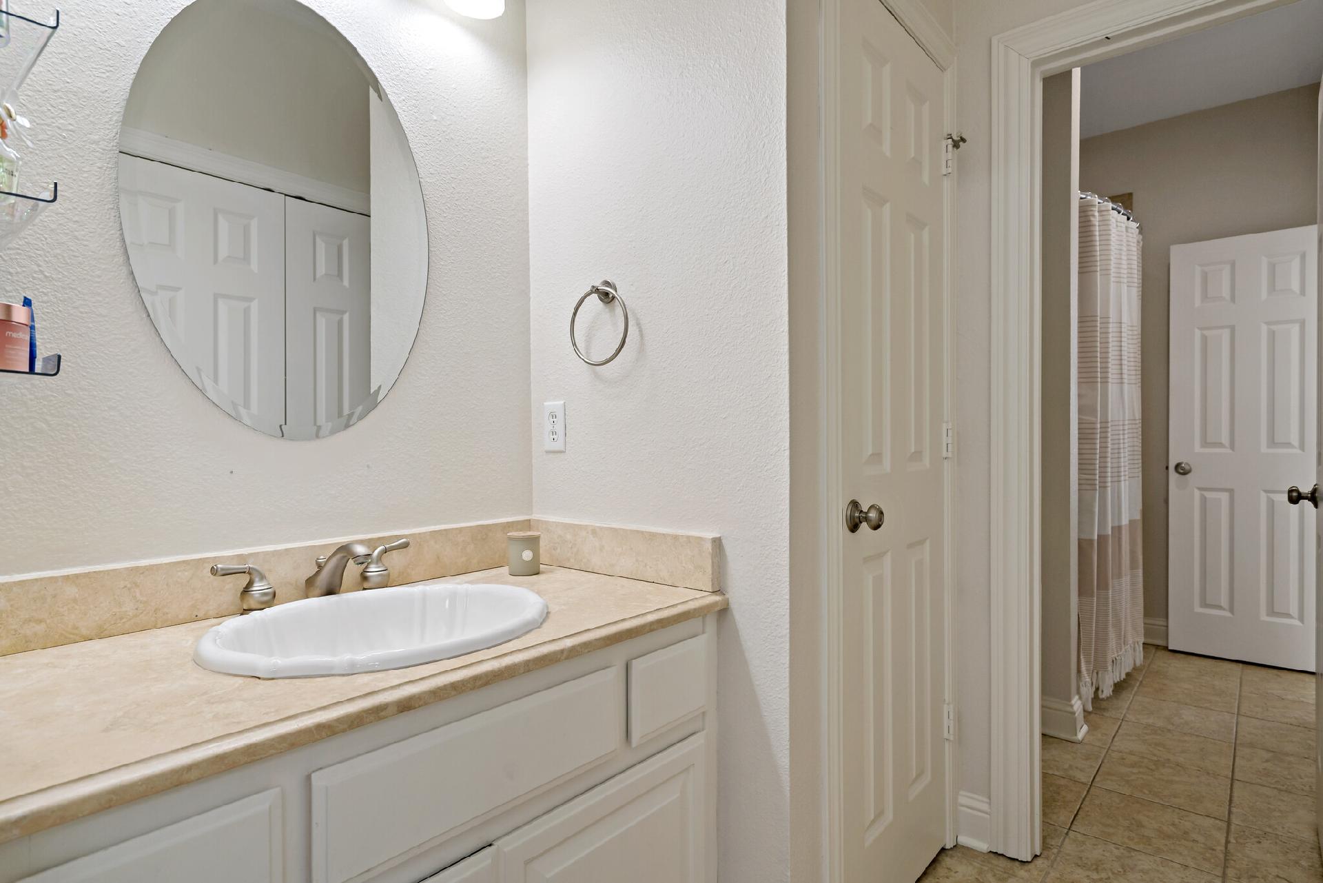 404 Earlston Court Property Photo 38