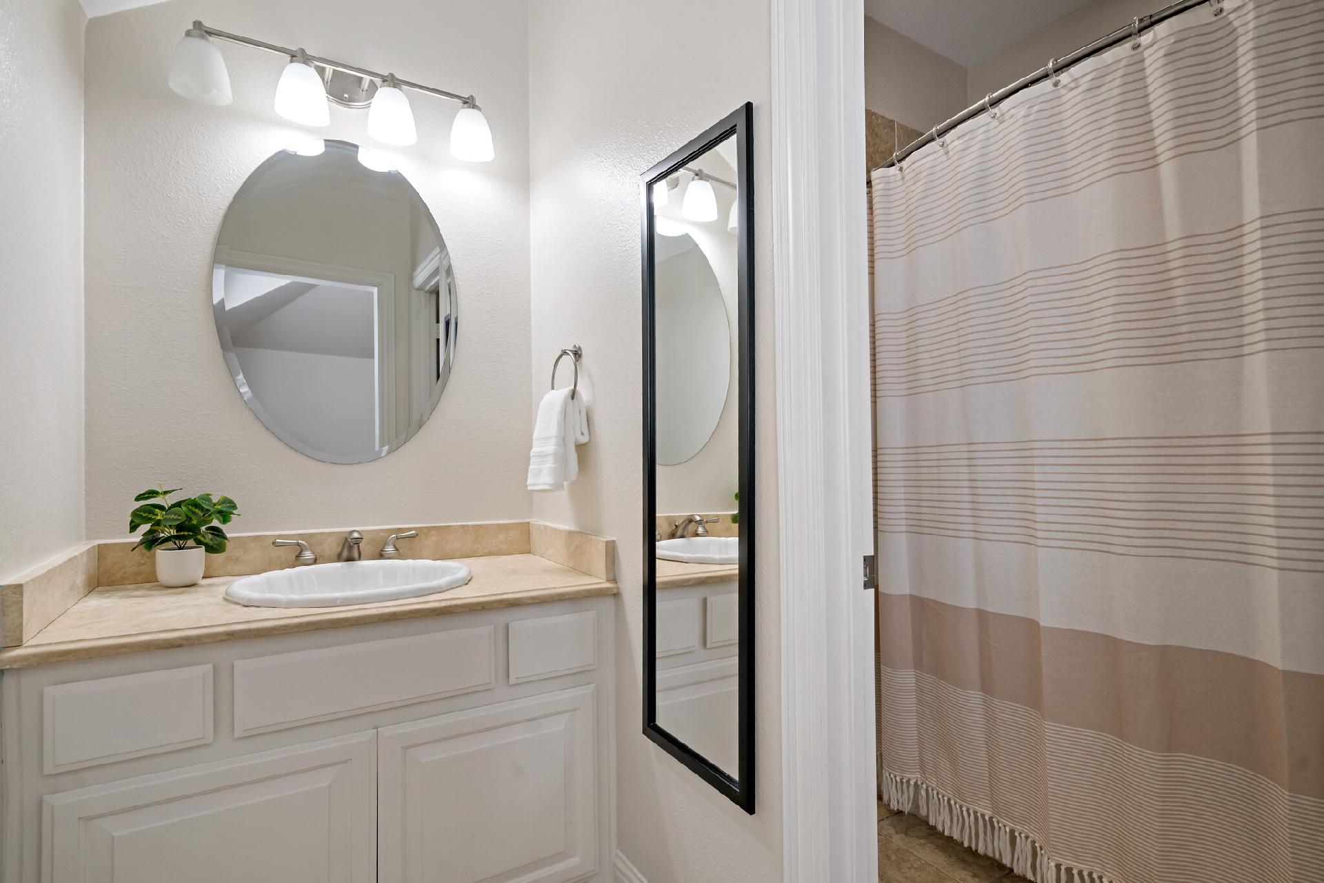 404 Earlston Court Property Photo 40
