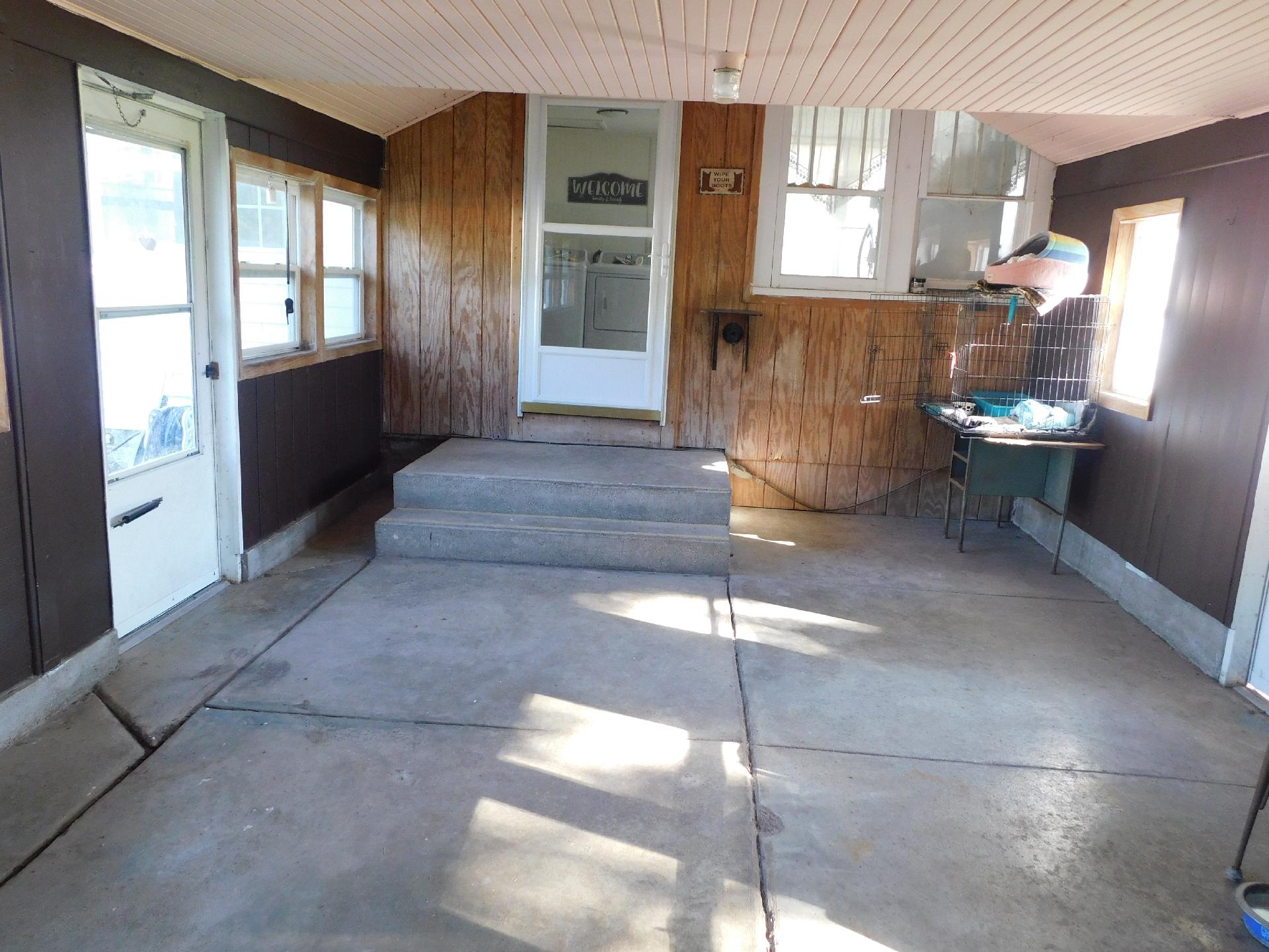 1301 E Main Street Property Photo 7