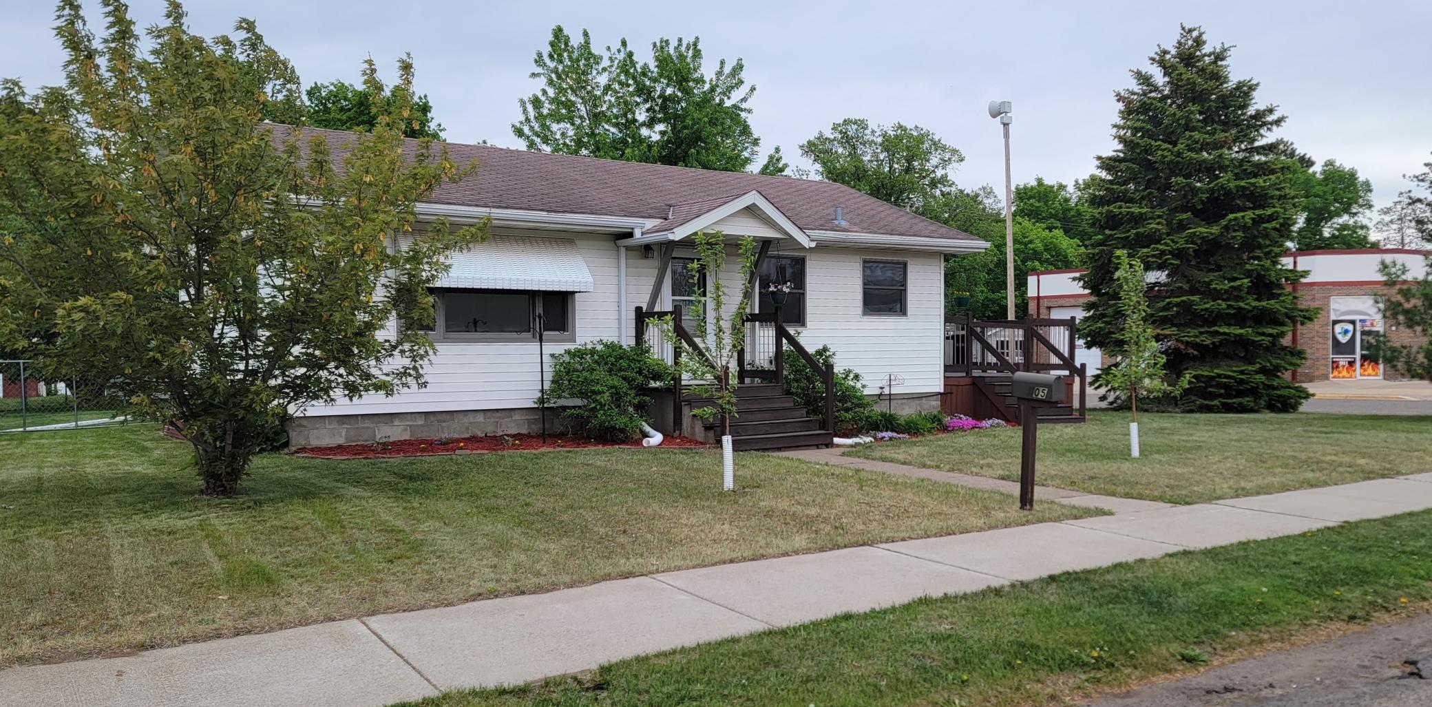105 1st Street Property Photo 1