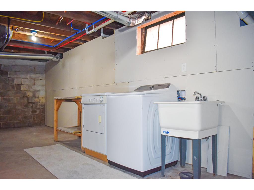 426 Erie Avenue Property Photo 20