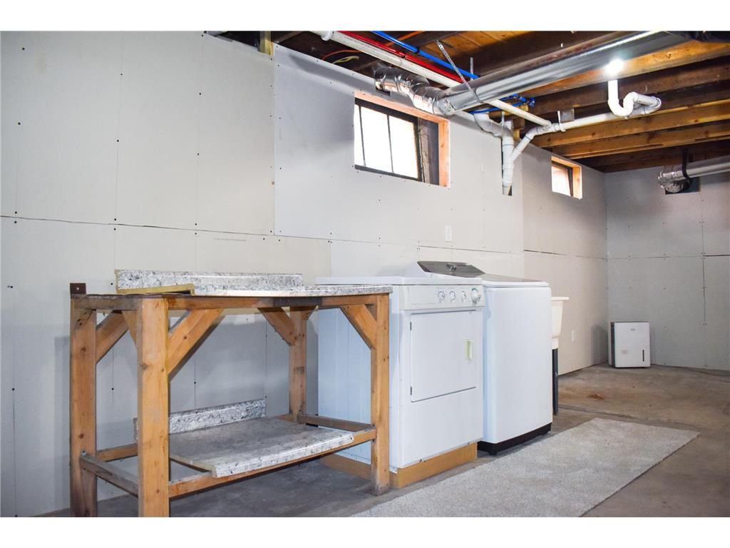 426 Erie Avenue Property Photo 21