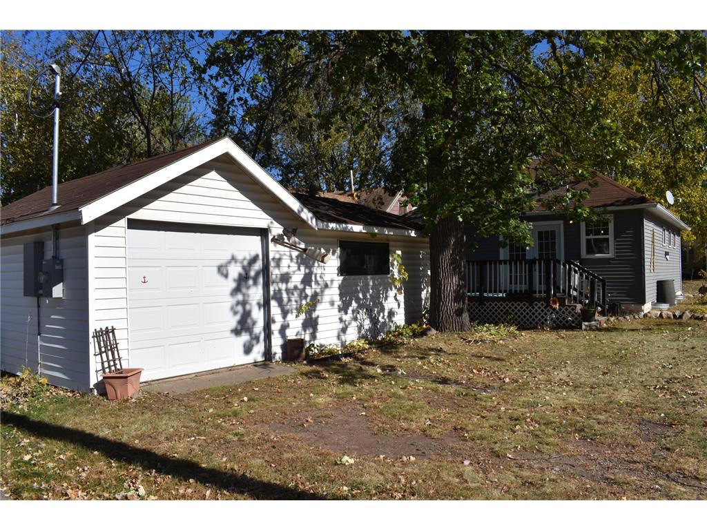 426 Erie Avenue Property Photo 23