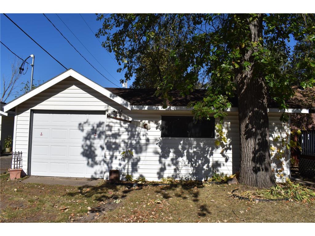 426 Erie Avenue Property Photo 25