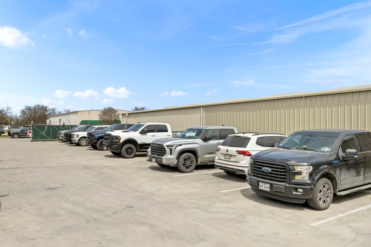108 Commercial Pl Property Photo 4
