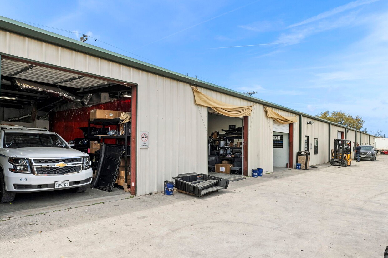 108 Commercial Pl Property Photo 6