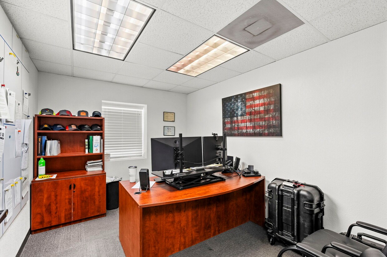 108 Commercial Pl Property Photo 17