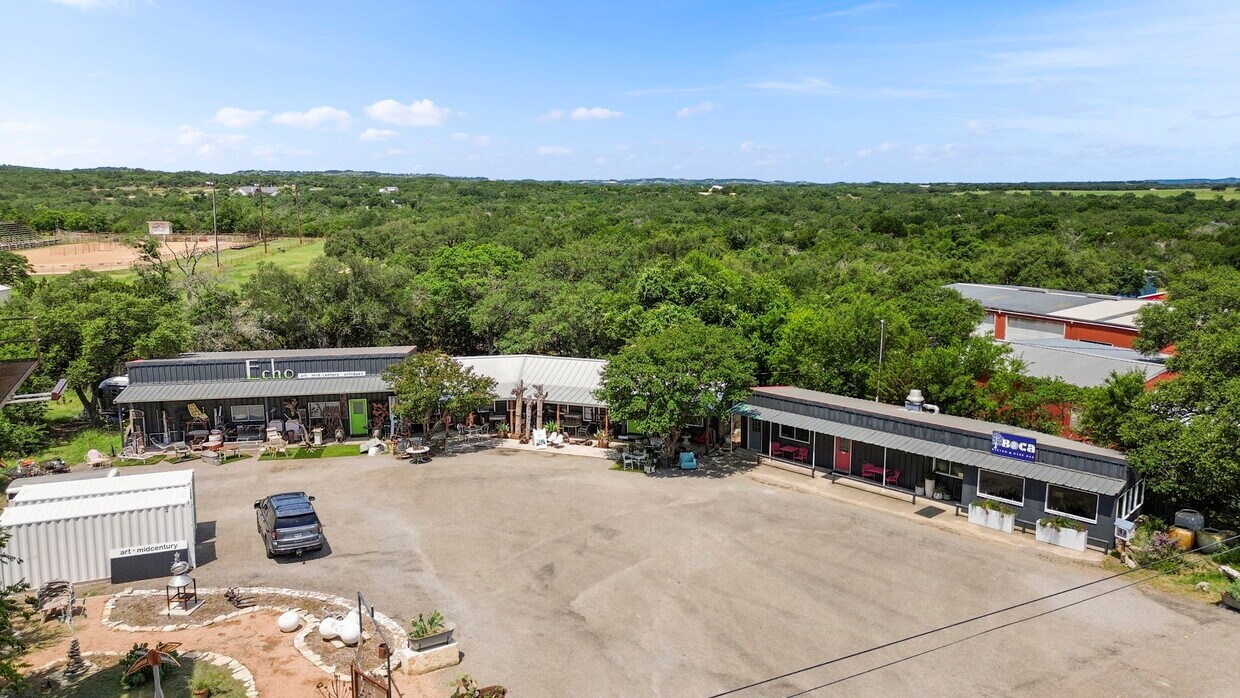 1725 S Us Highway 281 Property Photo 1