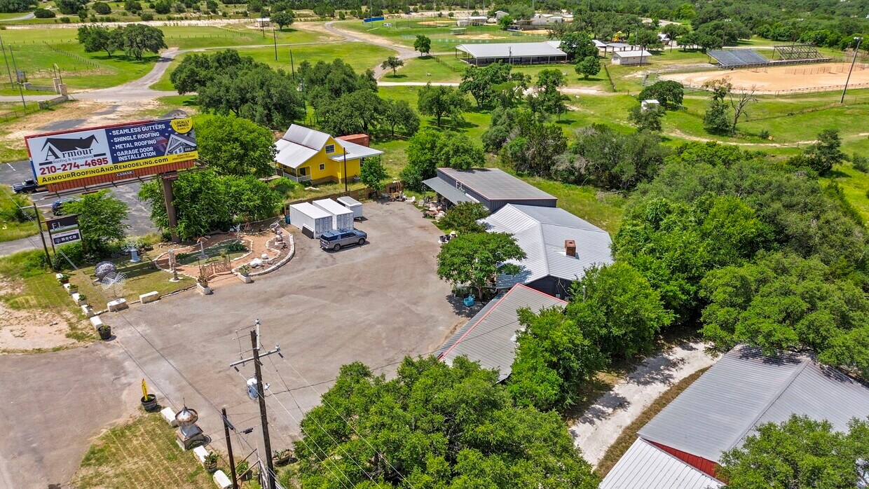 1725 S Us Highway 281 Property Photo 2