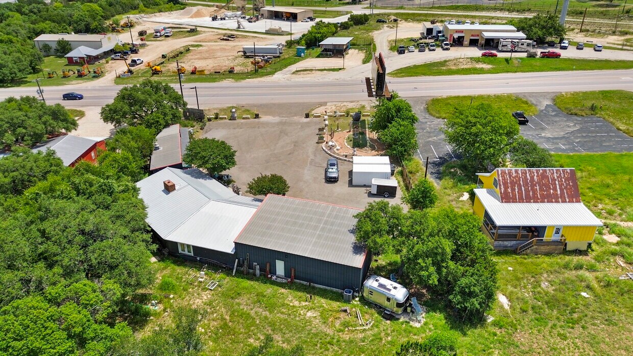 1725 S Us Highway 281 Property Photo 3