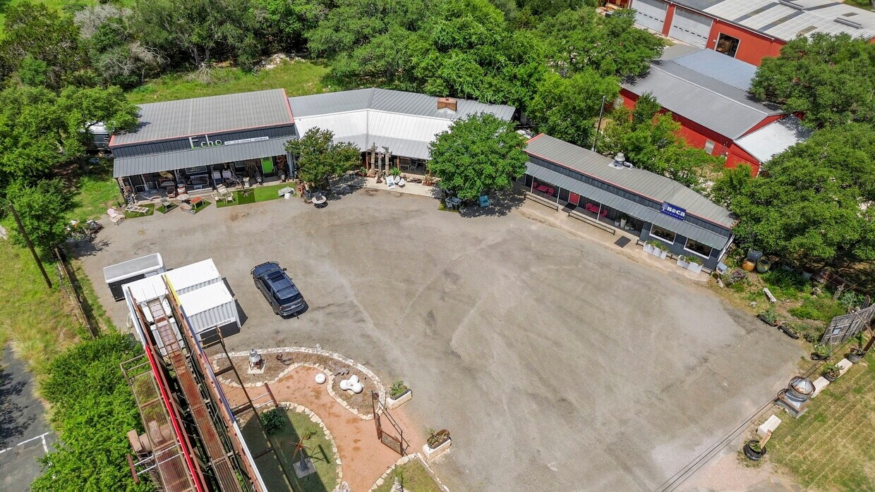 1725 S Us Highway 281 Property Photo 4