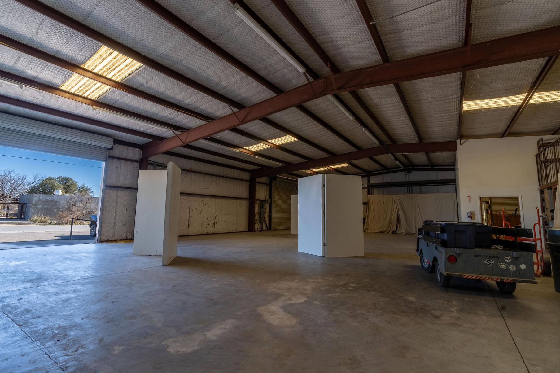 601 West San Antonio St. Property Photo 3