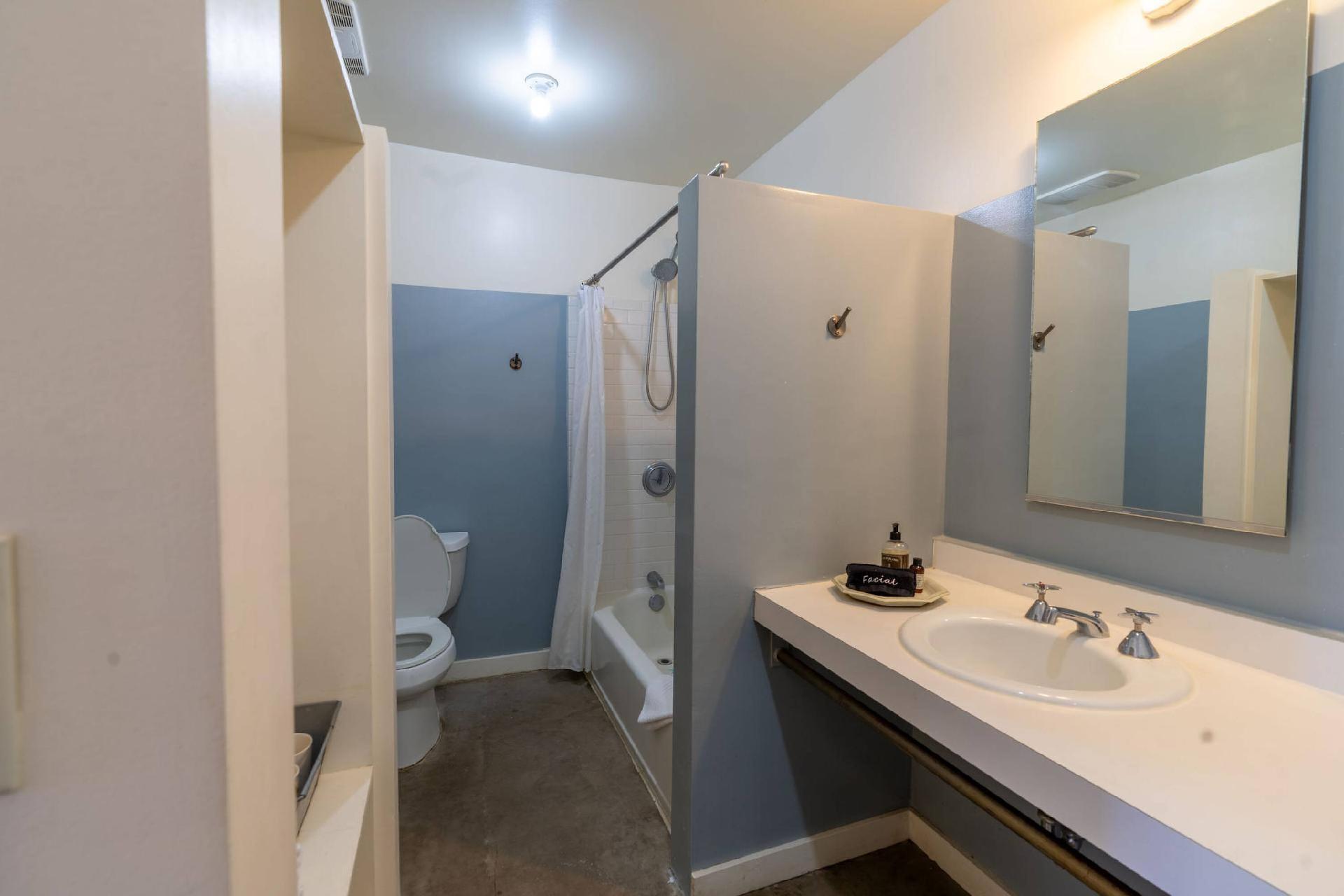 601 West San Antonio St. Property Photo 10
