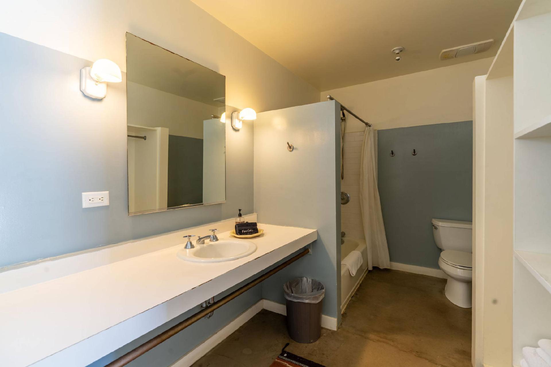 601 West San Antonio St. Property Photo 14