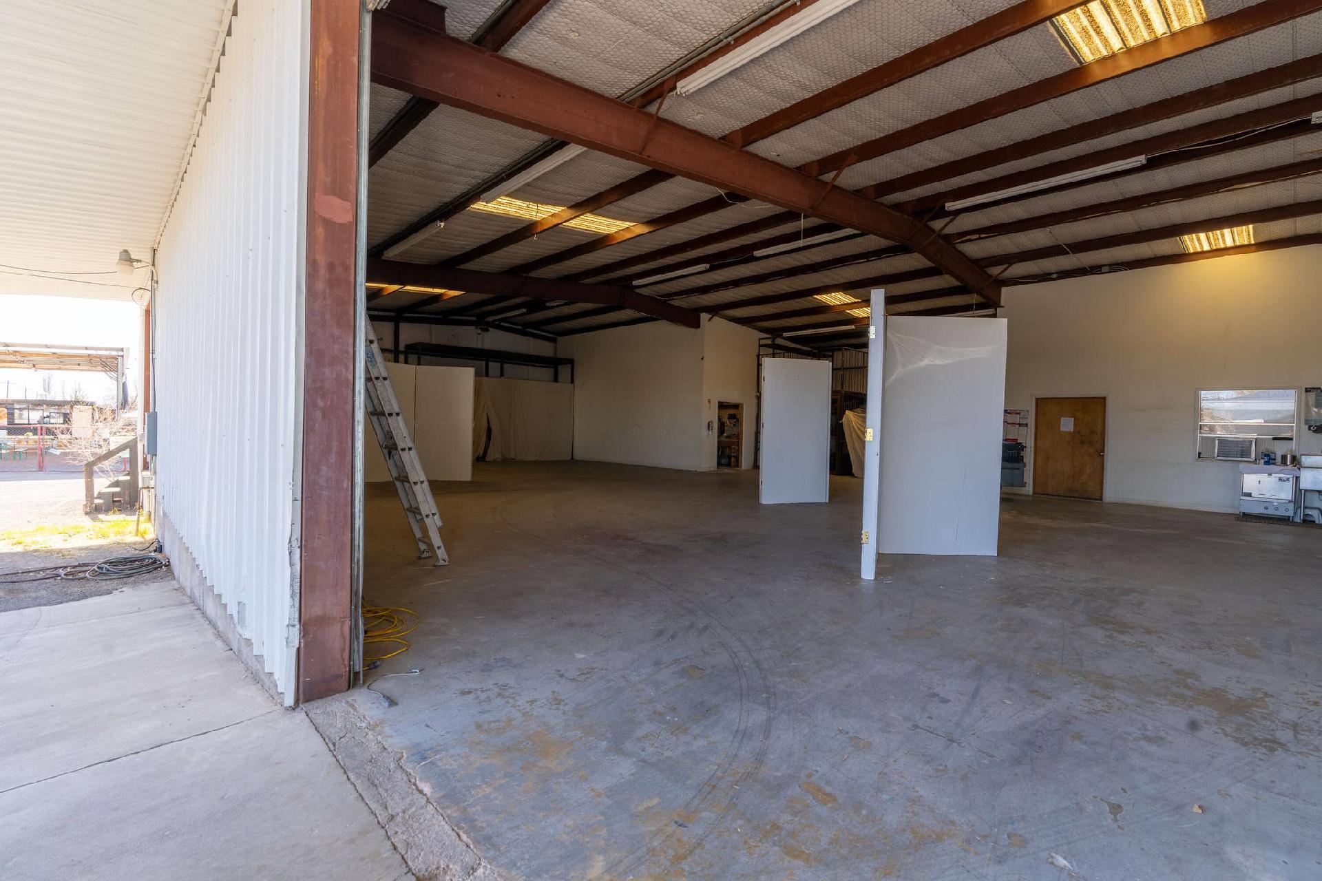 601 West San Antonio St. Property Photo 36