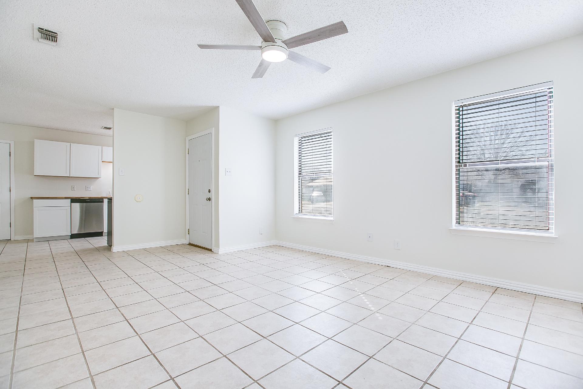 806 Van Zandt Street Property Photo 3