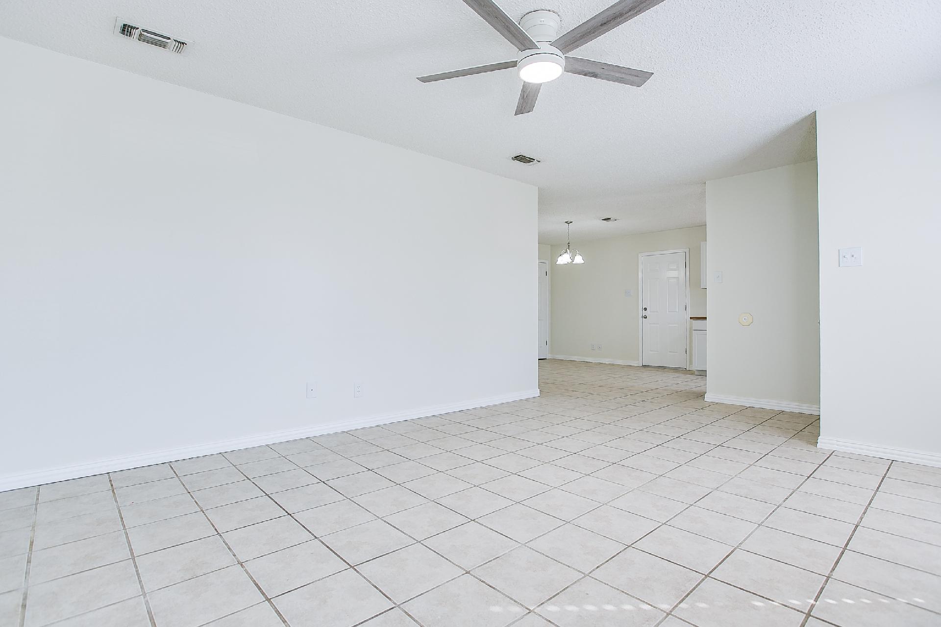 806 Van Zandt Street Property Photo 4