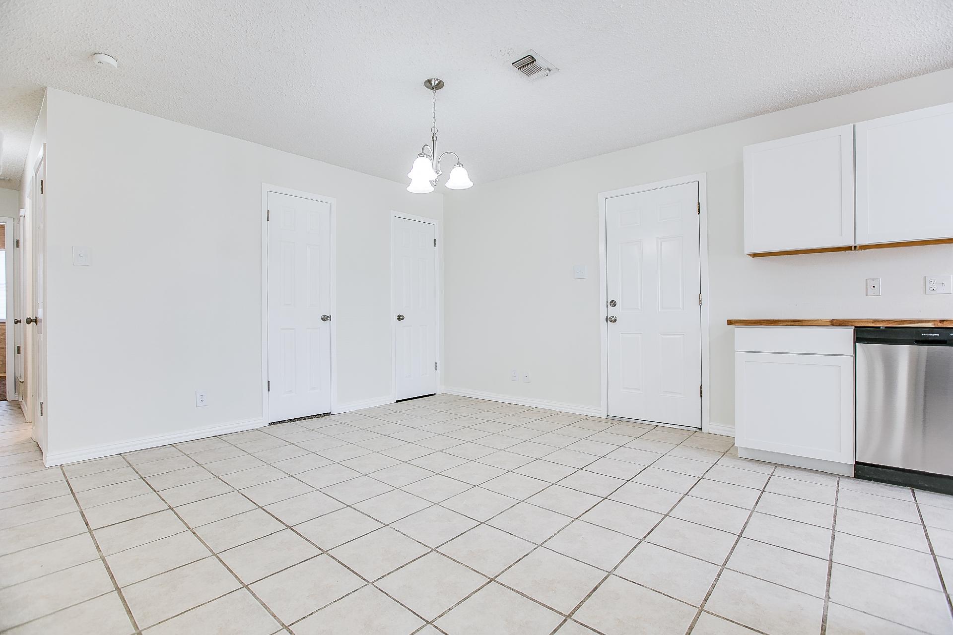 806 Van Zandt Street Property Photo 5