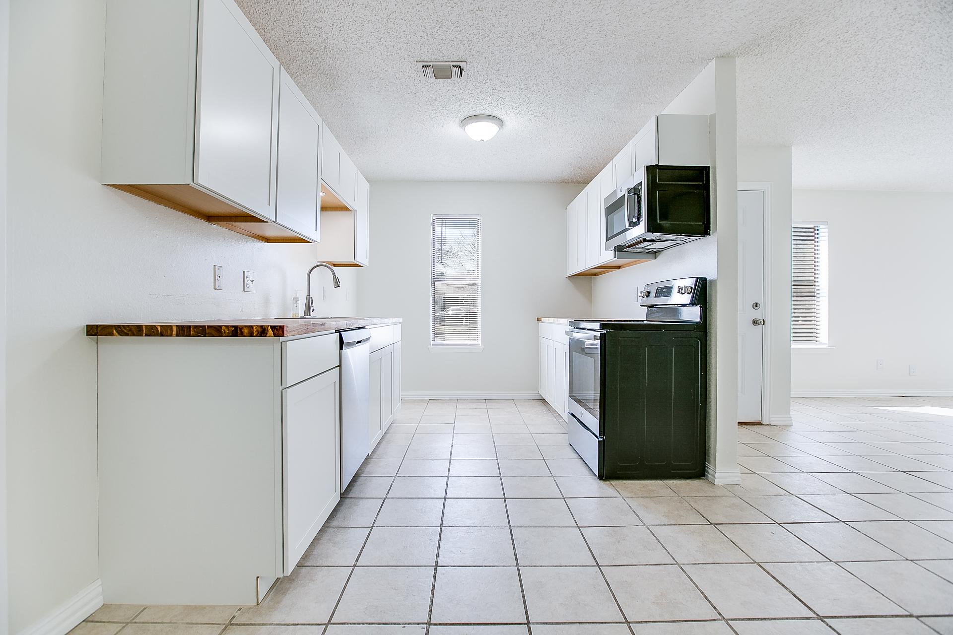 806 Van Zandt Street Property Photo 6
