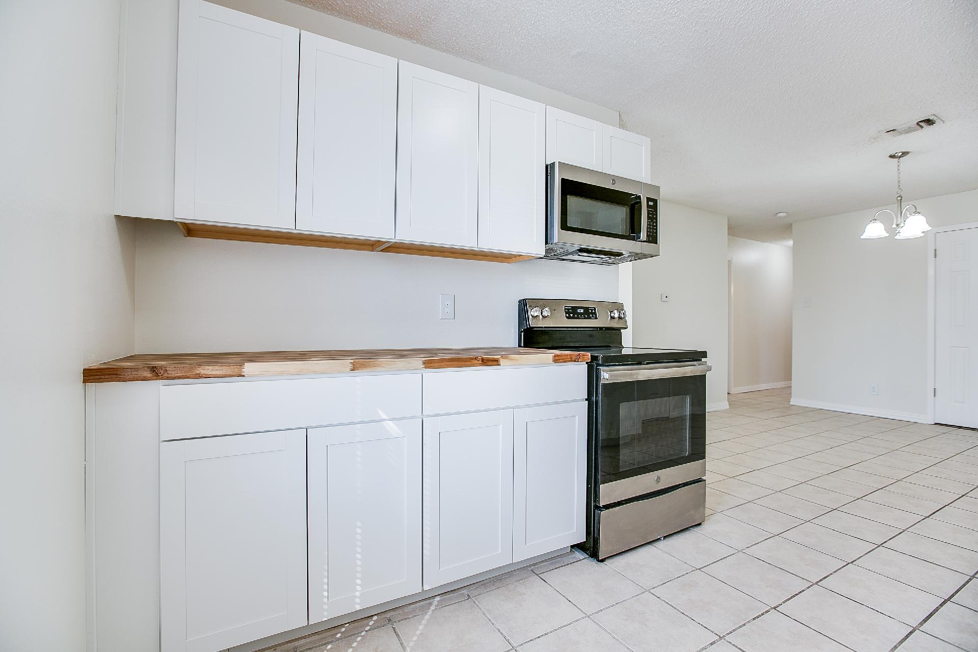 806 Van Zandt Street Property Photo 8
