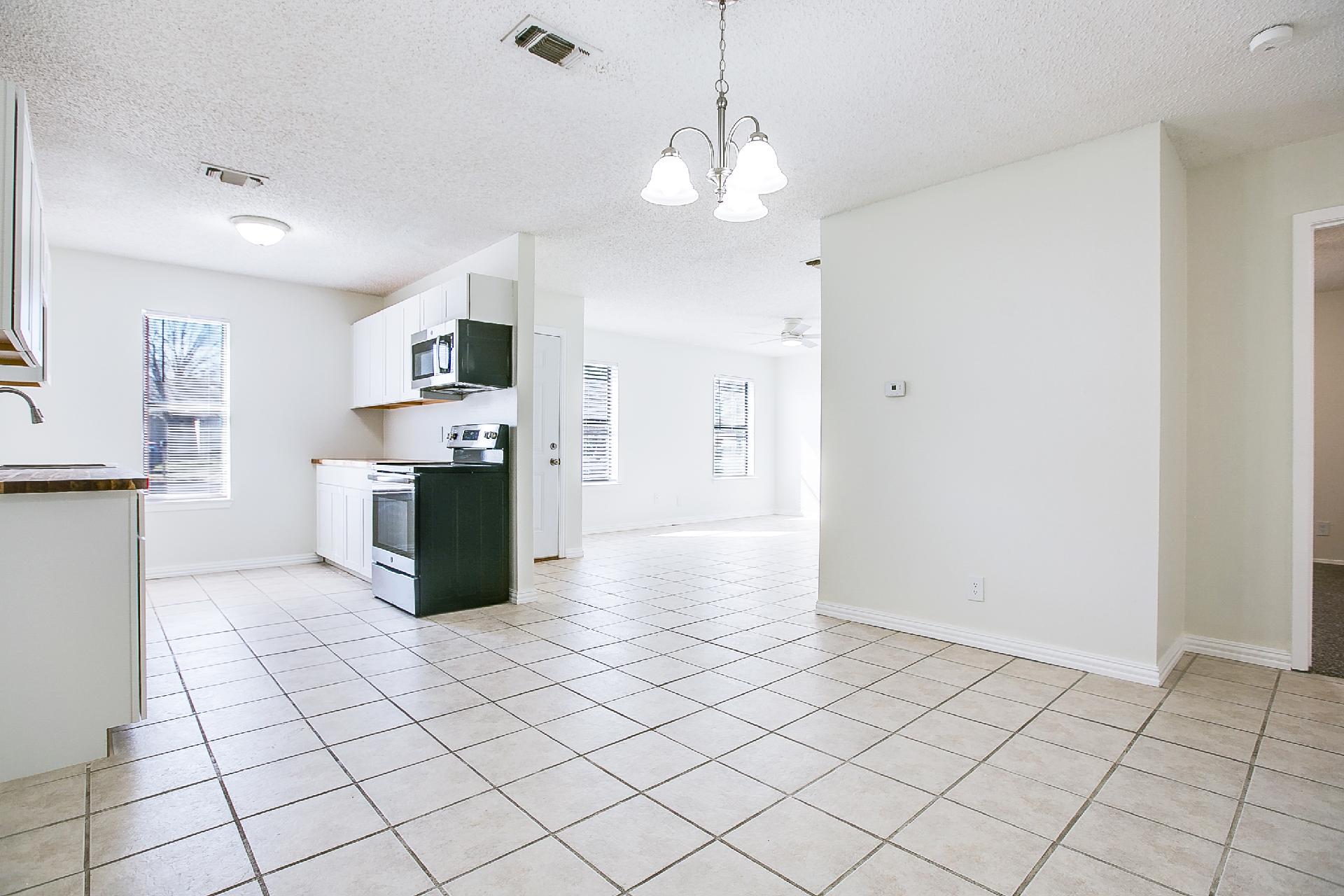 806 Van Zandt Street Property Photo 10