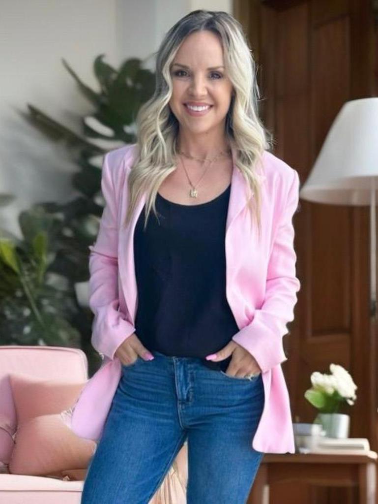 Cassandra Delew