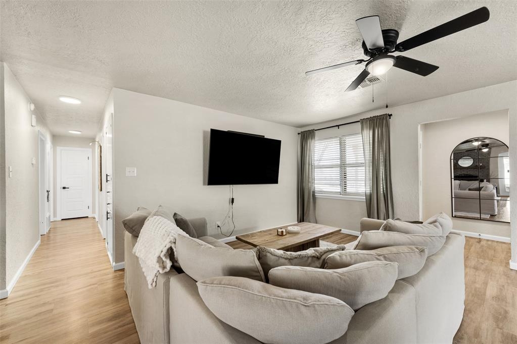 805 Nw 49th Street Property Photo 6