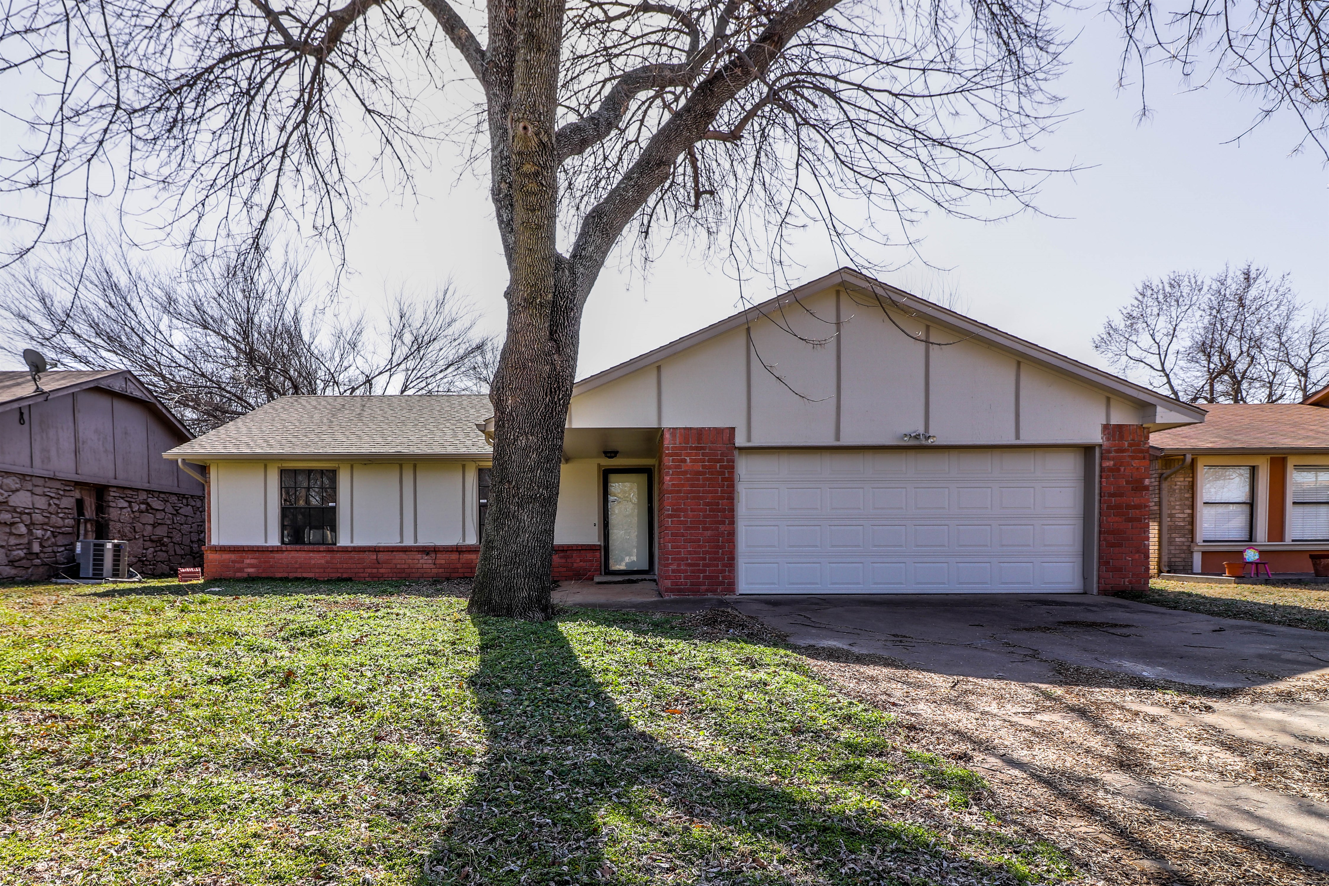 1332 E 67th Street Property Photo 1