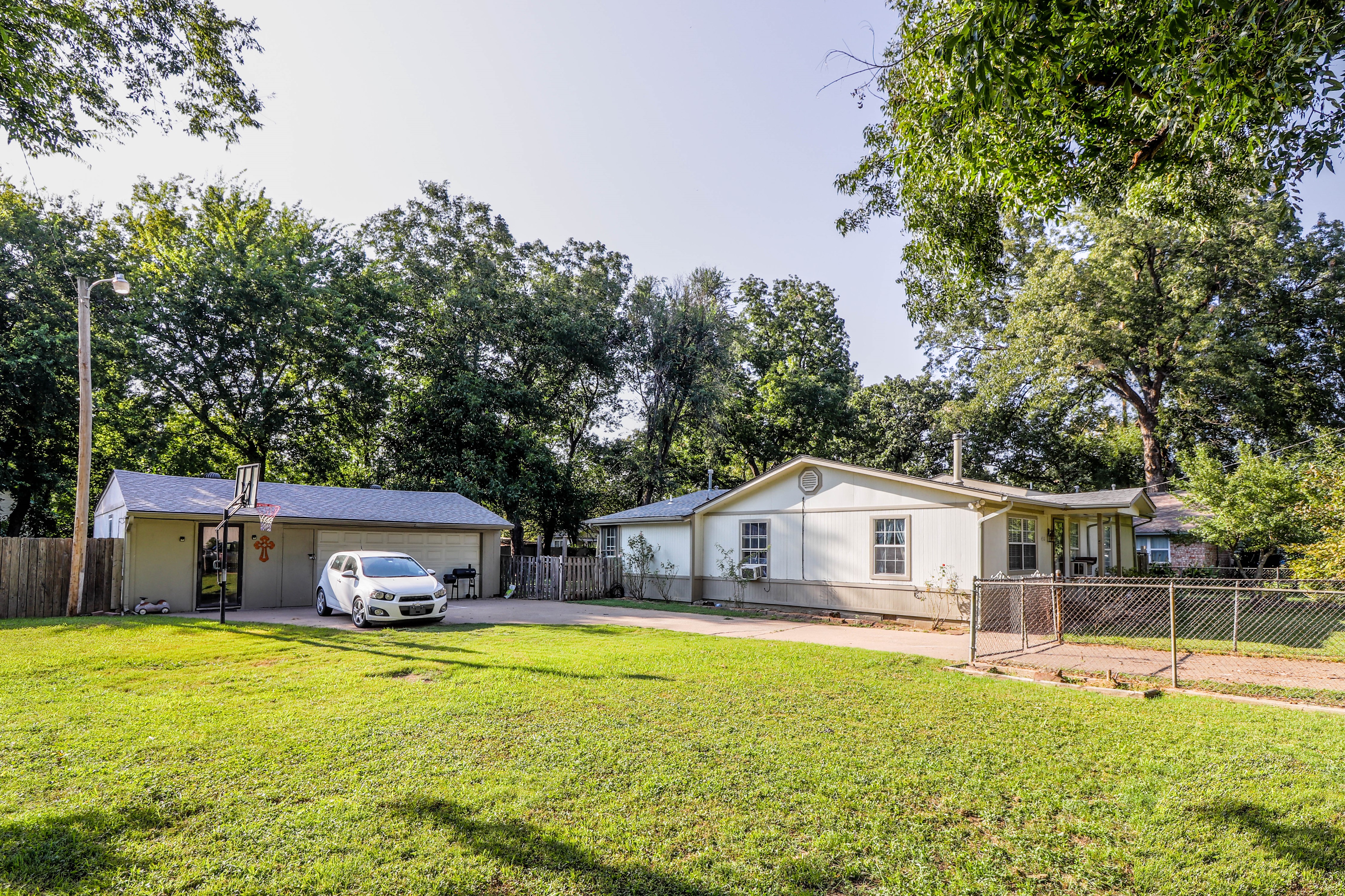 4312 S Waco Avenue Property Photo 1