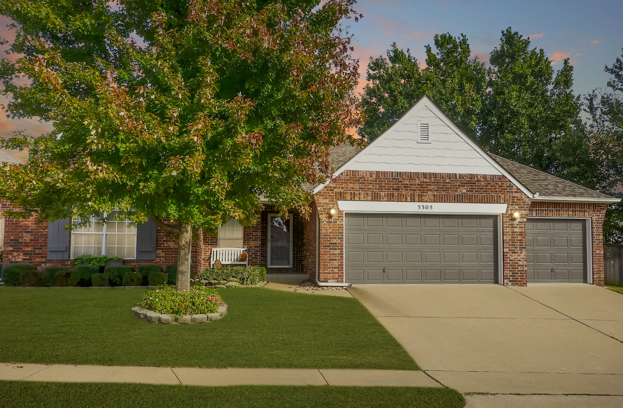 3305 N Gum Place Property Photo