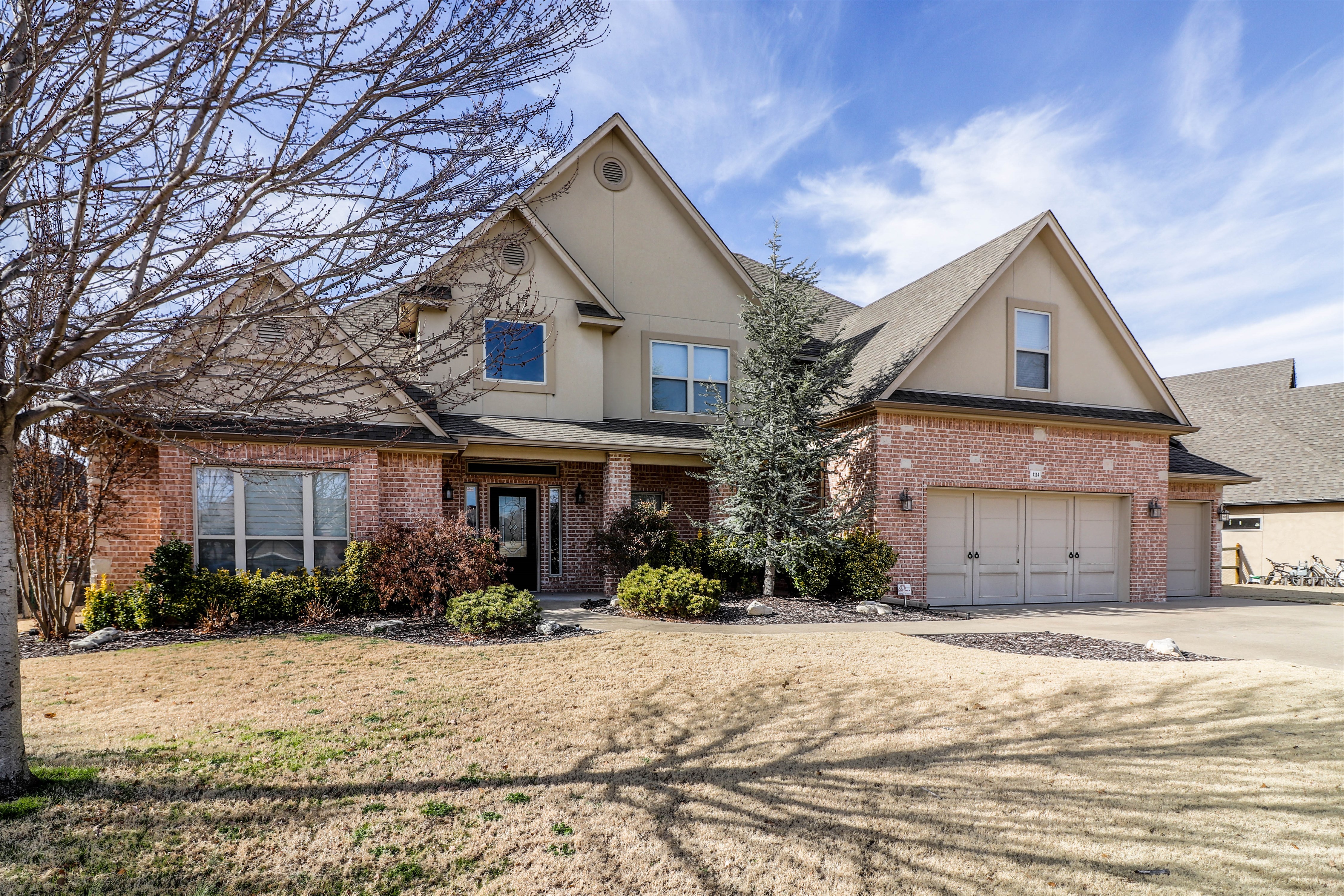 4114 N Maple Place Property Photo 1