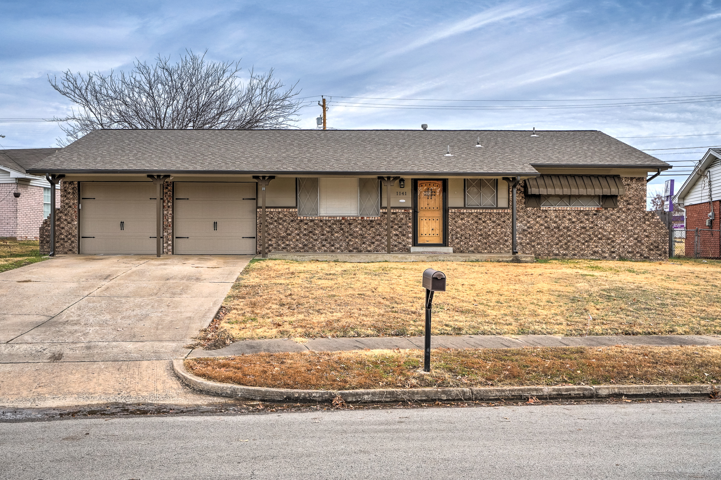 1141 N Fern Avenue Property Photo 1
