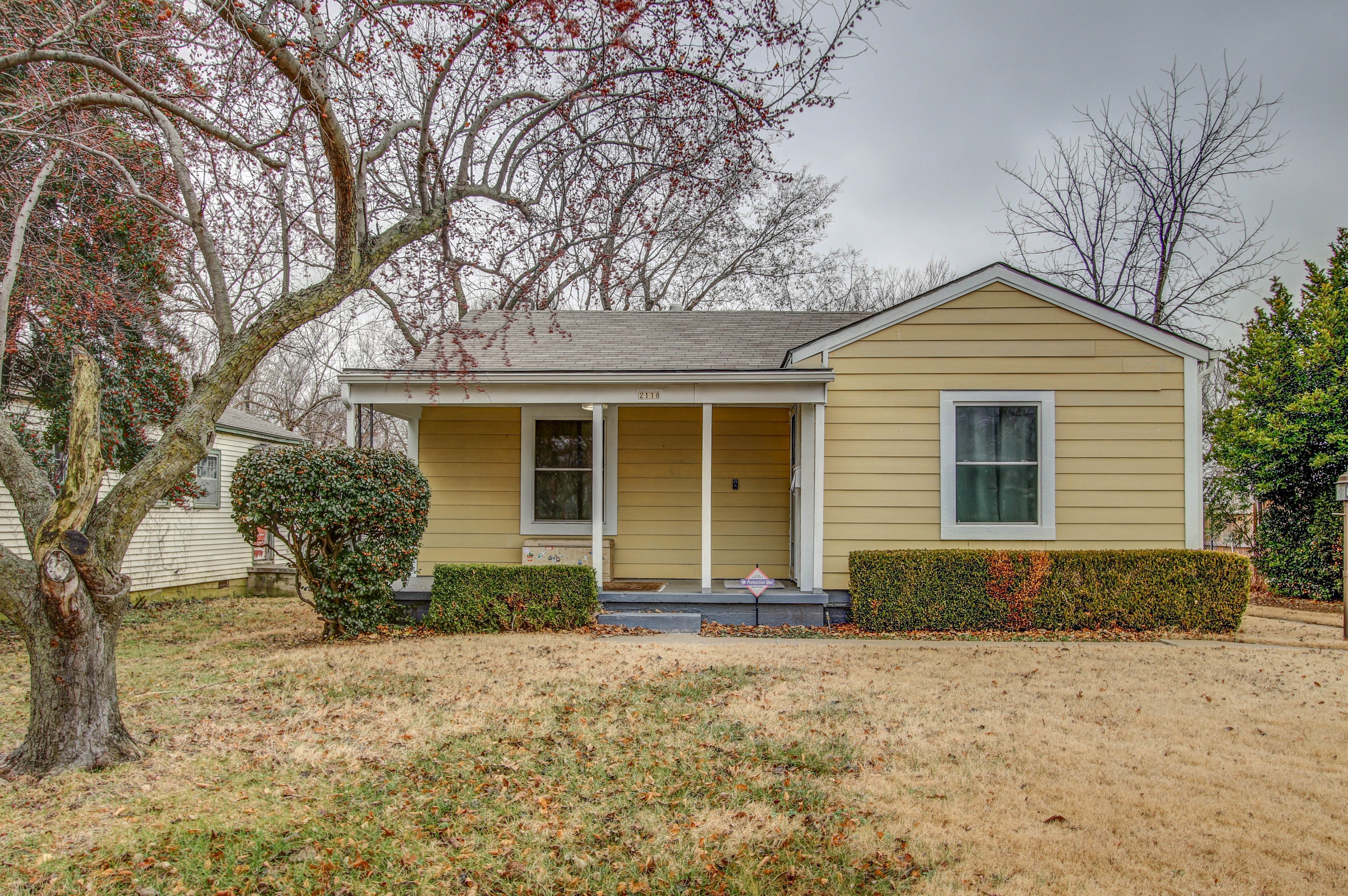 2118 S Oswego Place Property Photo 1