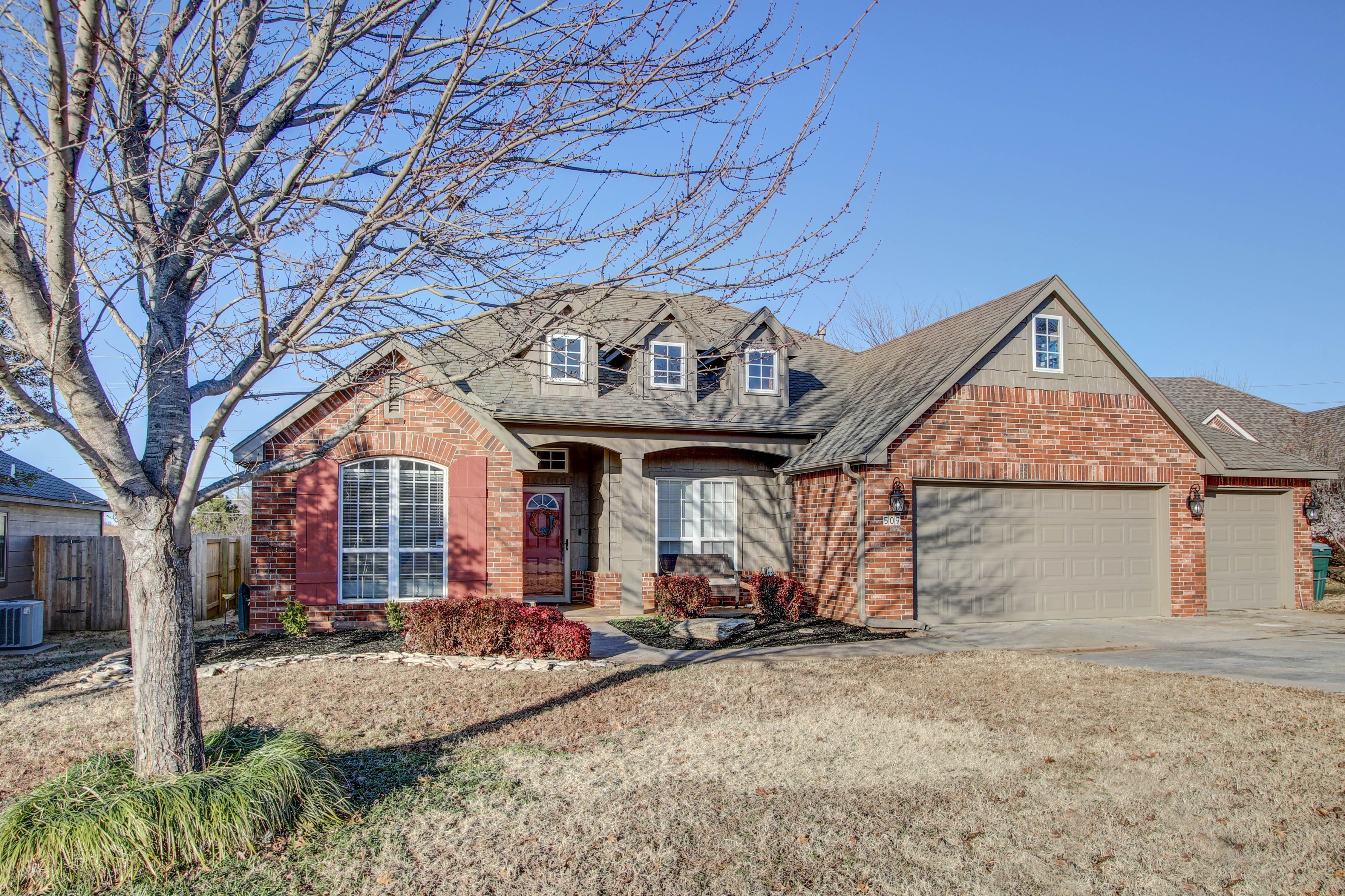509 W 51st Place Property Photo 1