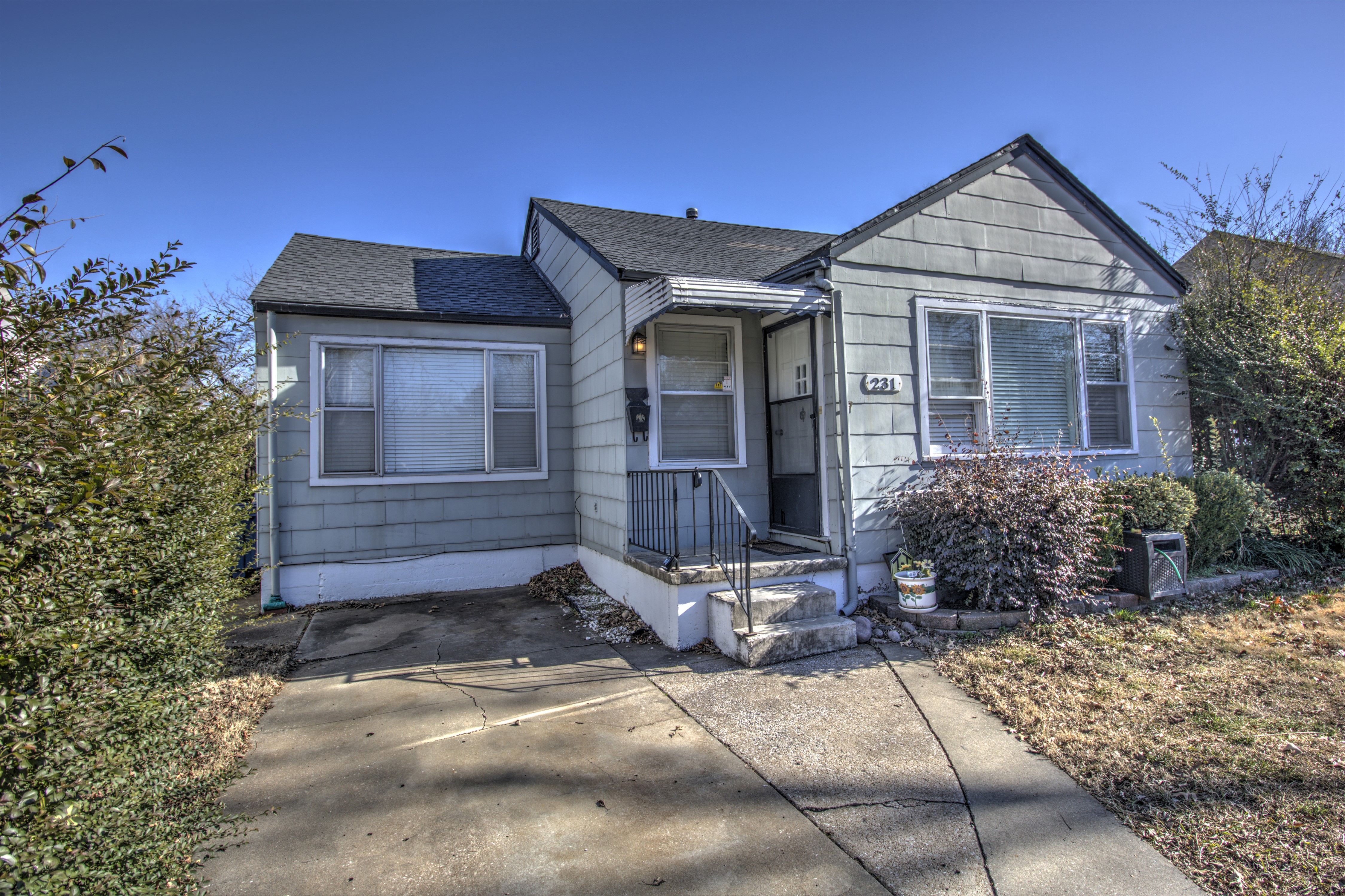 231 S Richmond Avenue Property Photo 1