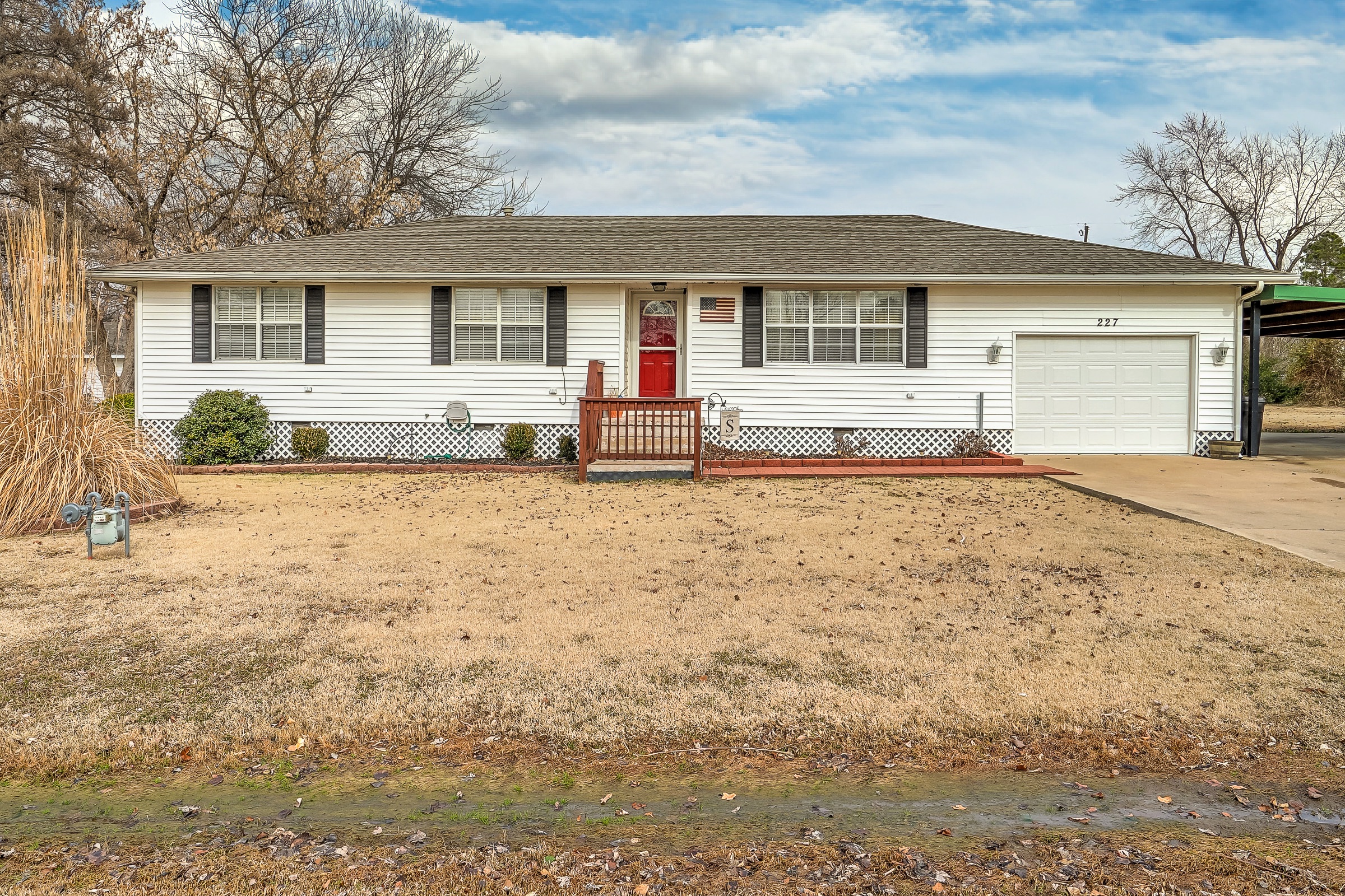 227 E Sheldon Street Property Photo 1