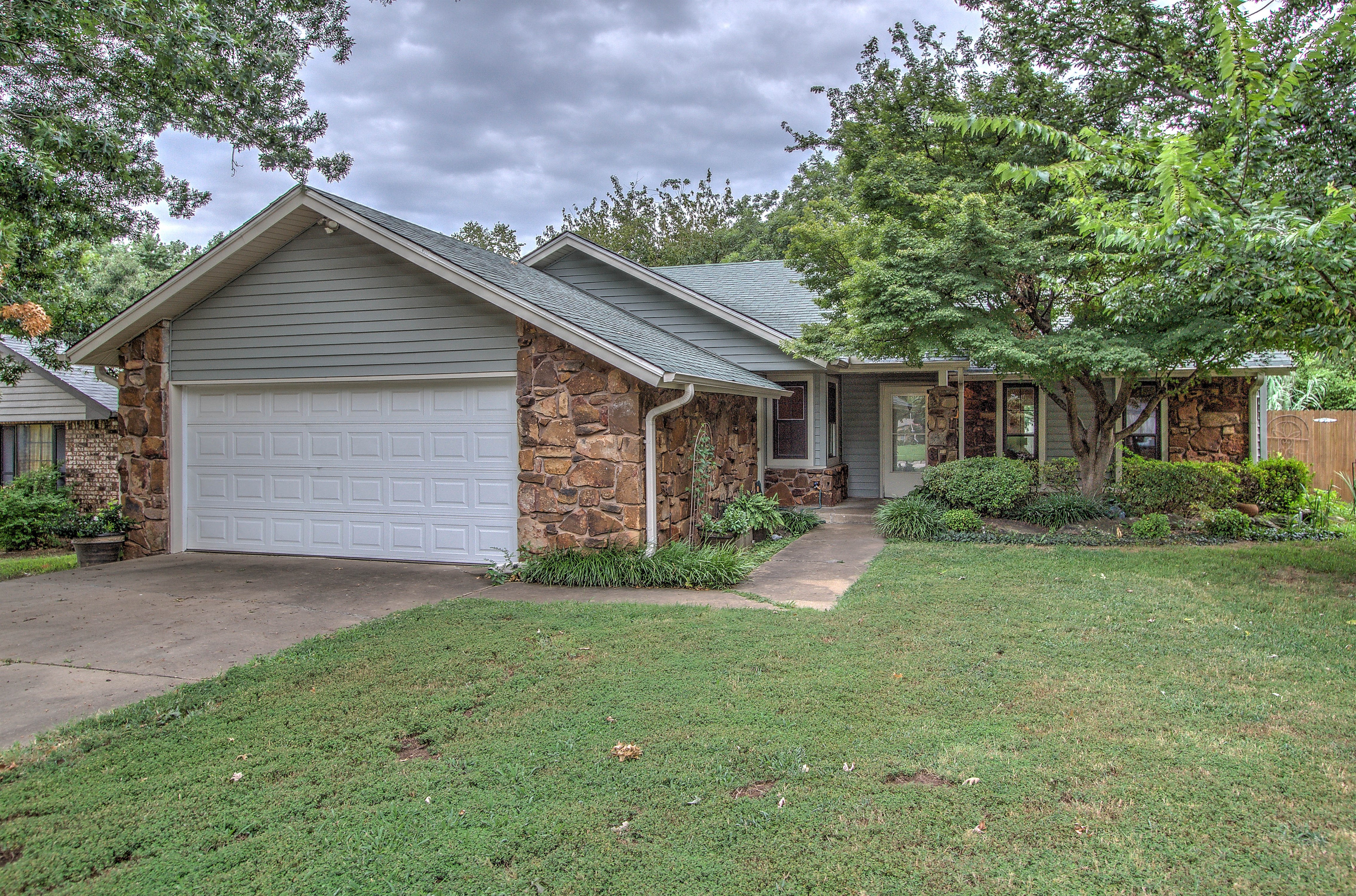 4804 S Juniper Avenue Property Photo 1