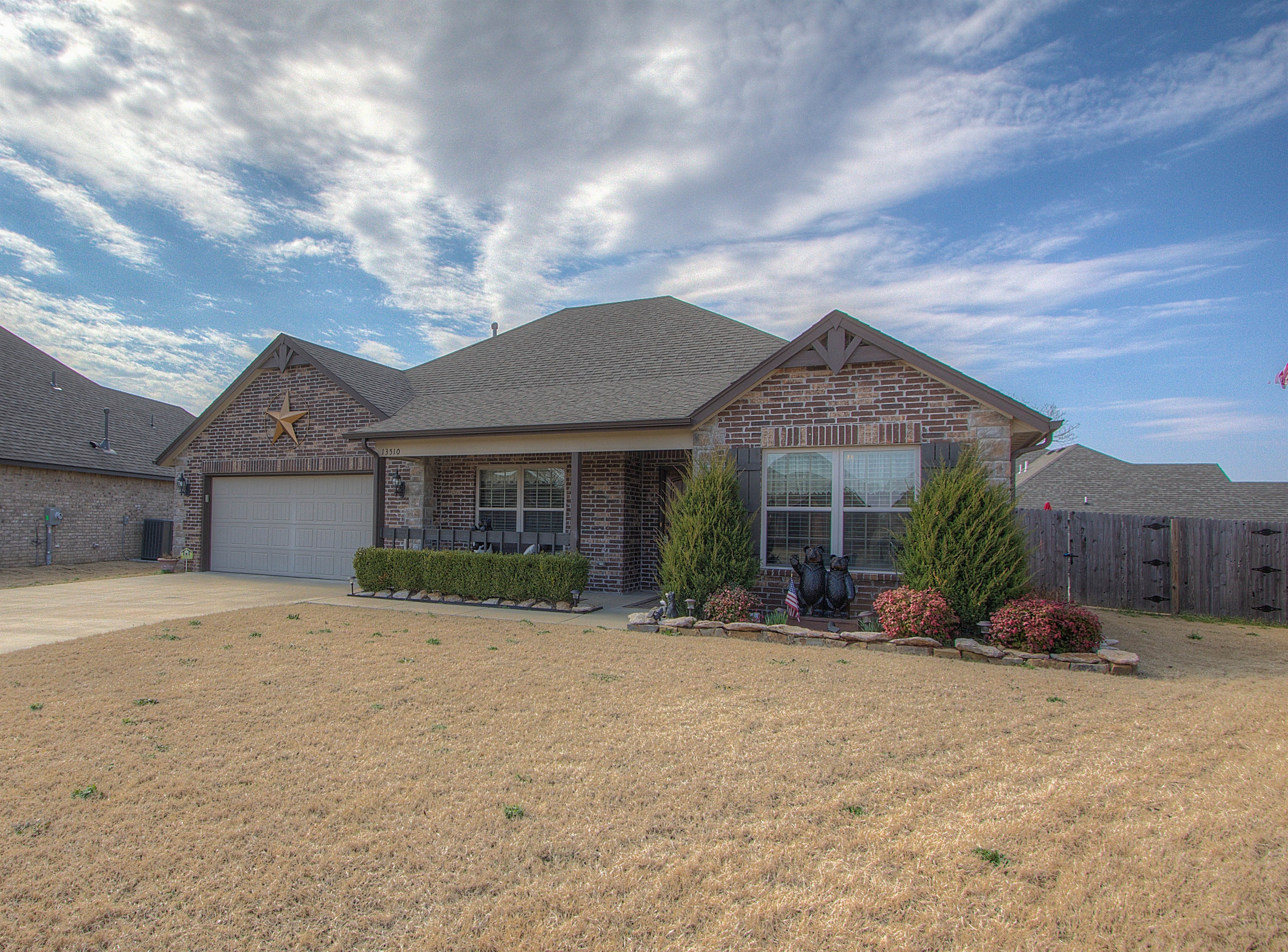 13510 Oak Court Property Photo 1