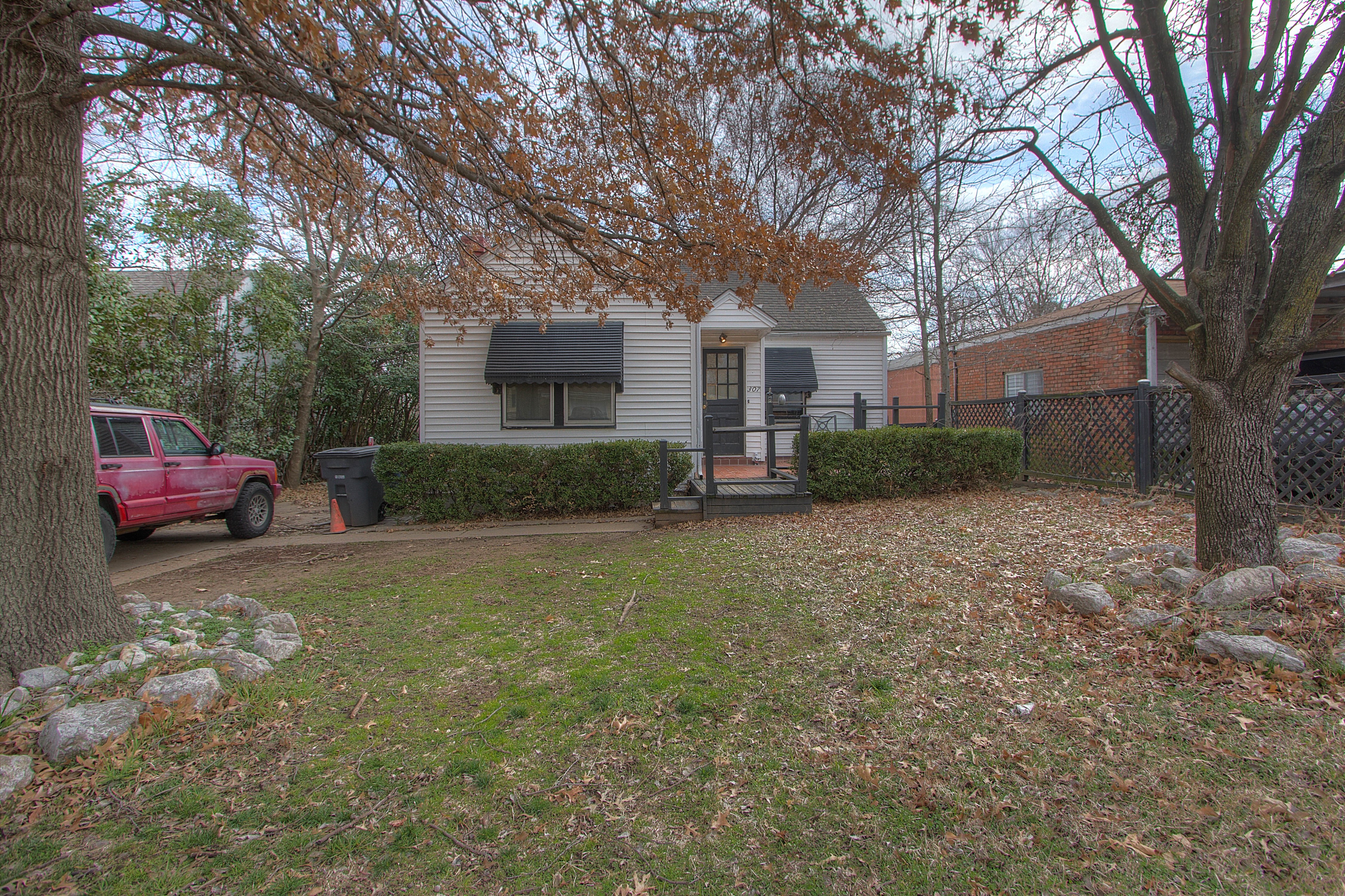 307 S Pittsburg Avenue Property Photo 1