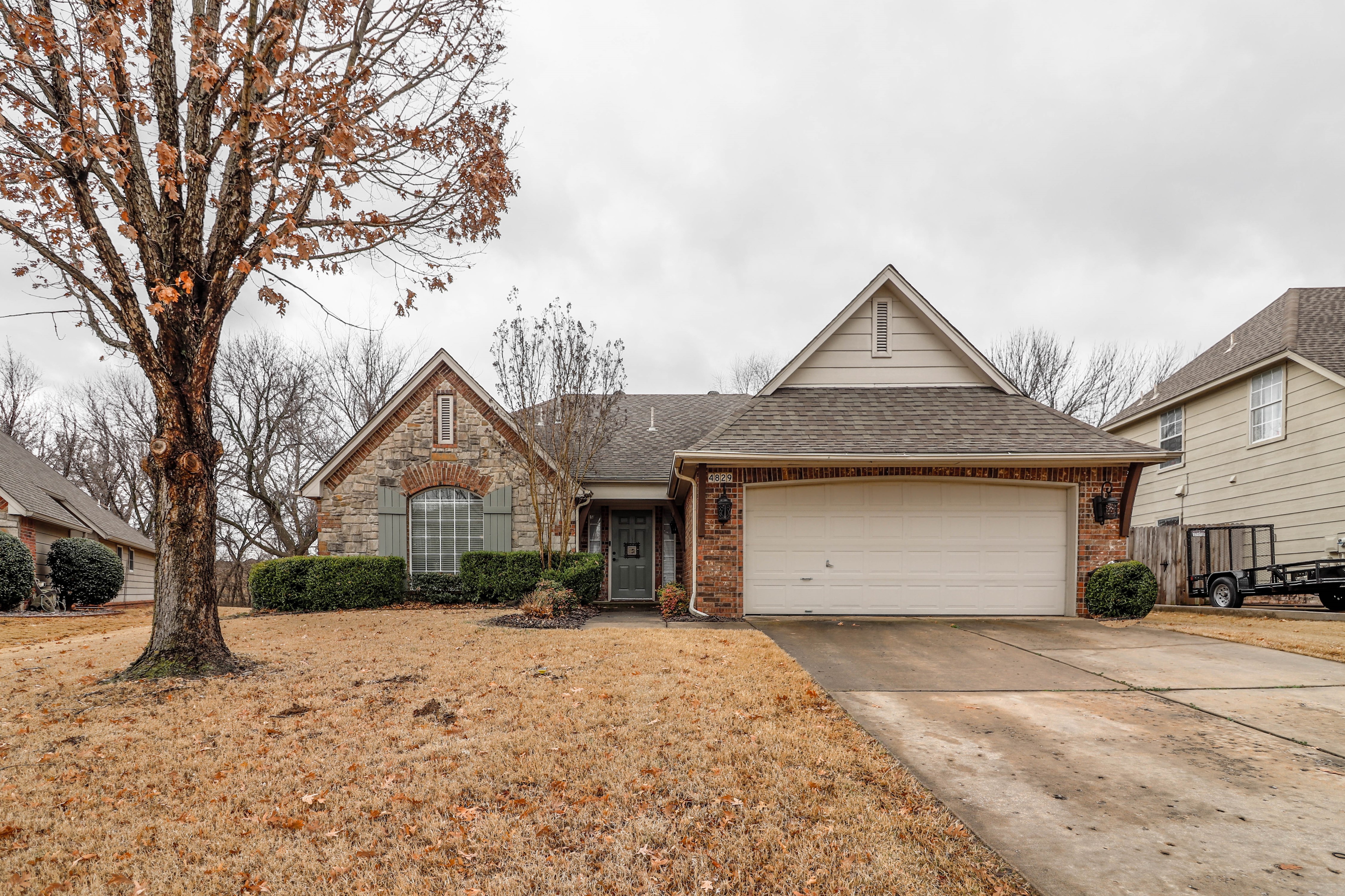 4829 W Dallas Street Property Photo 1