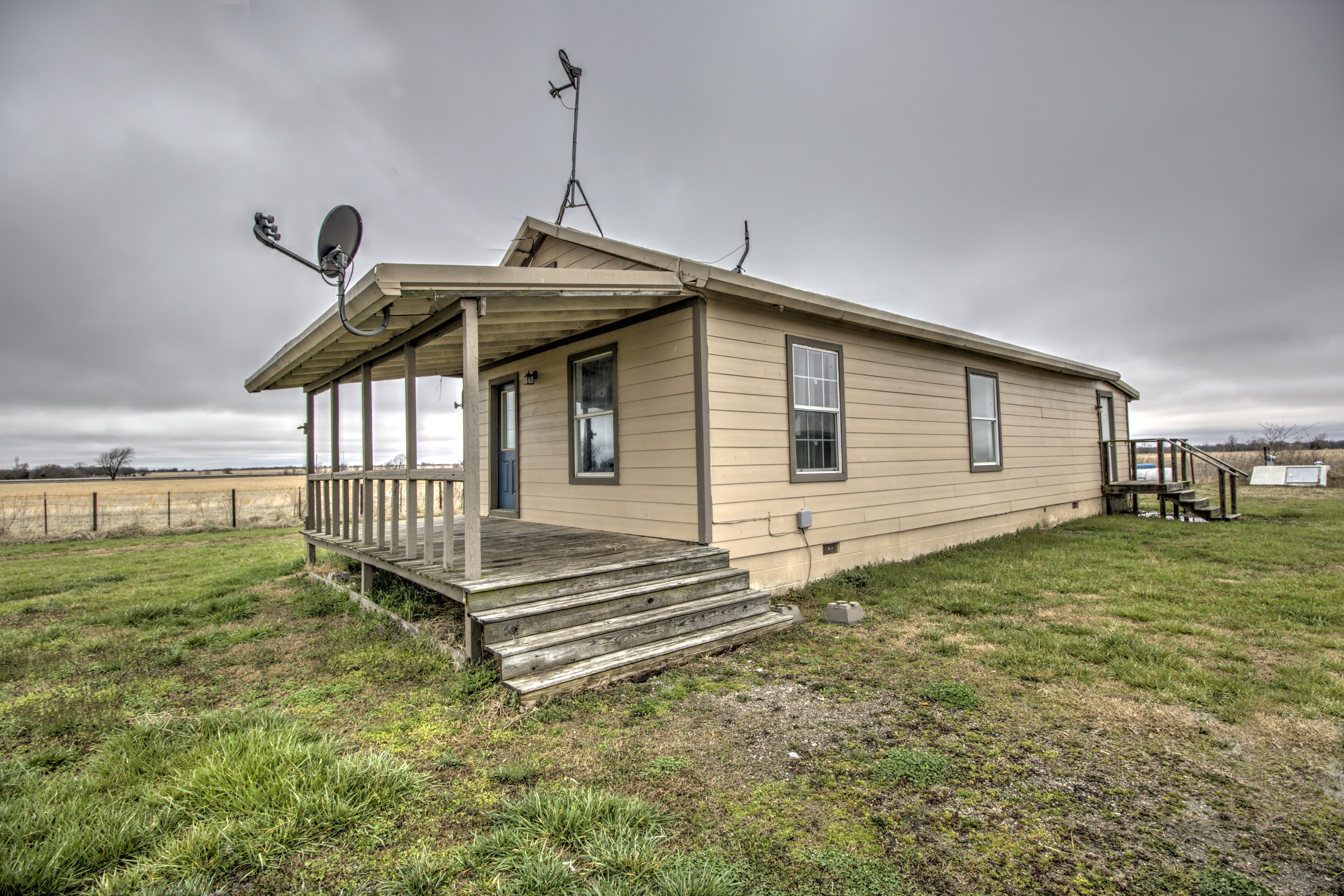 7687 E 330 Road Property Photo 1
