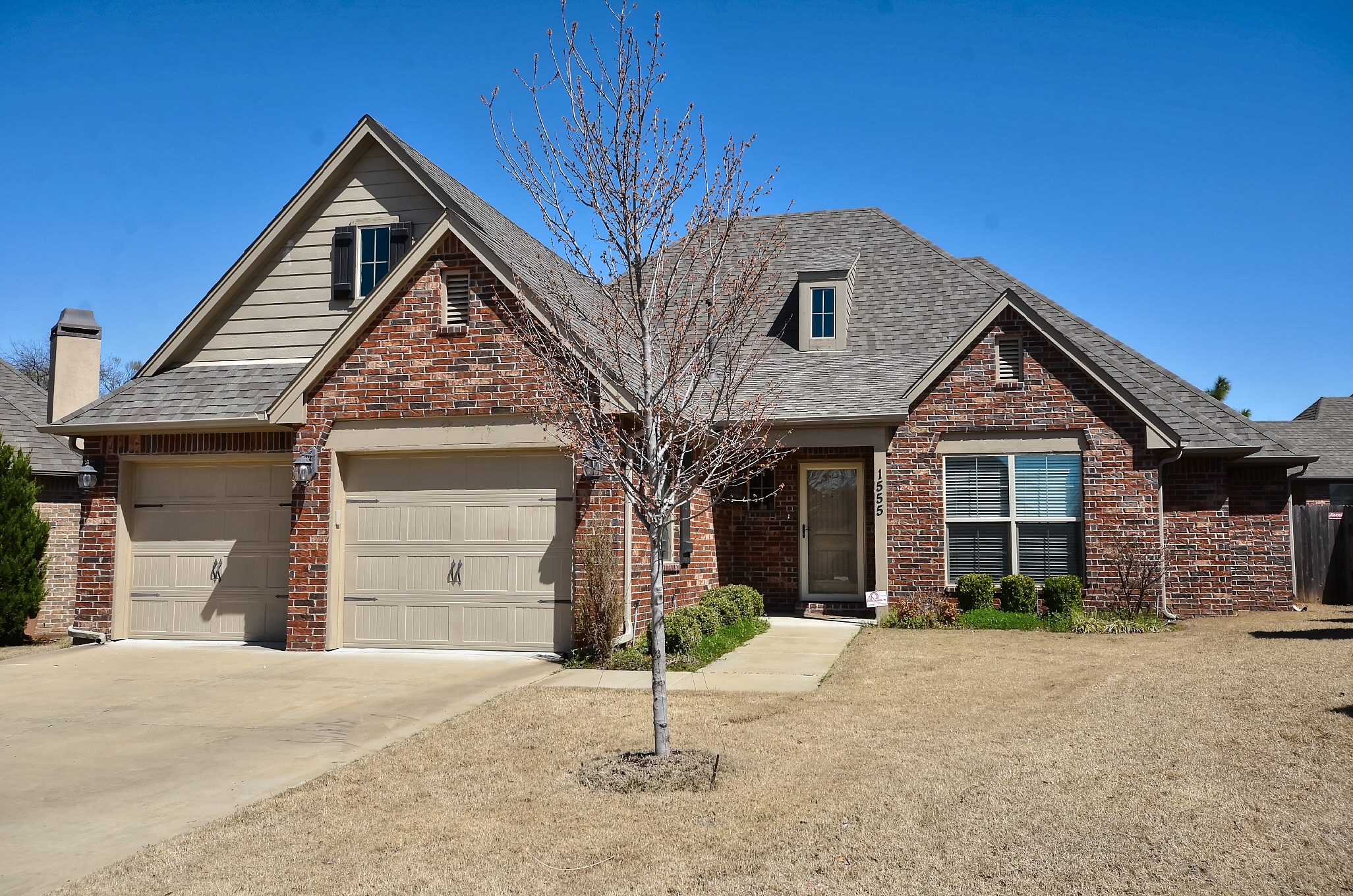 1555 S Hickory Circle Property Photo