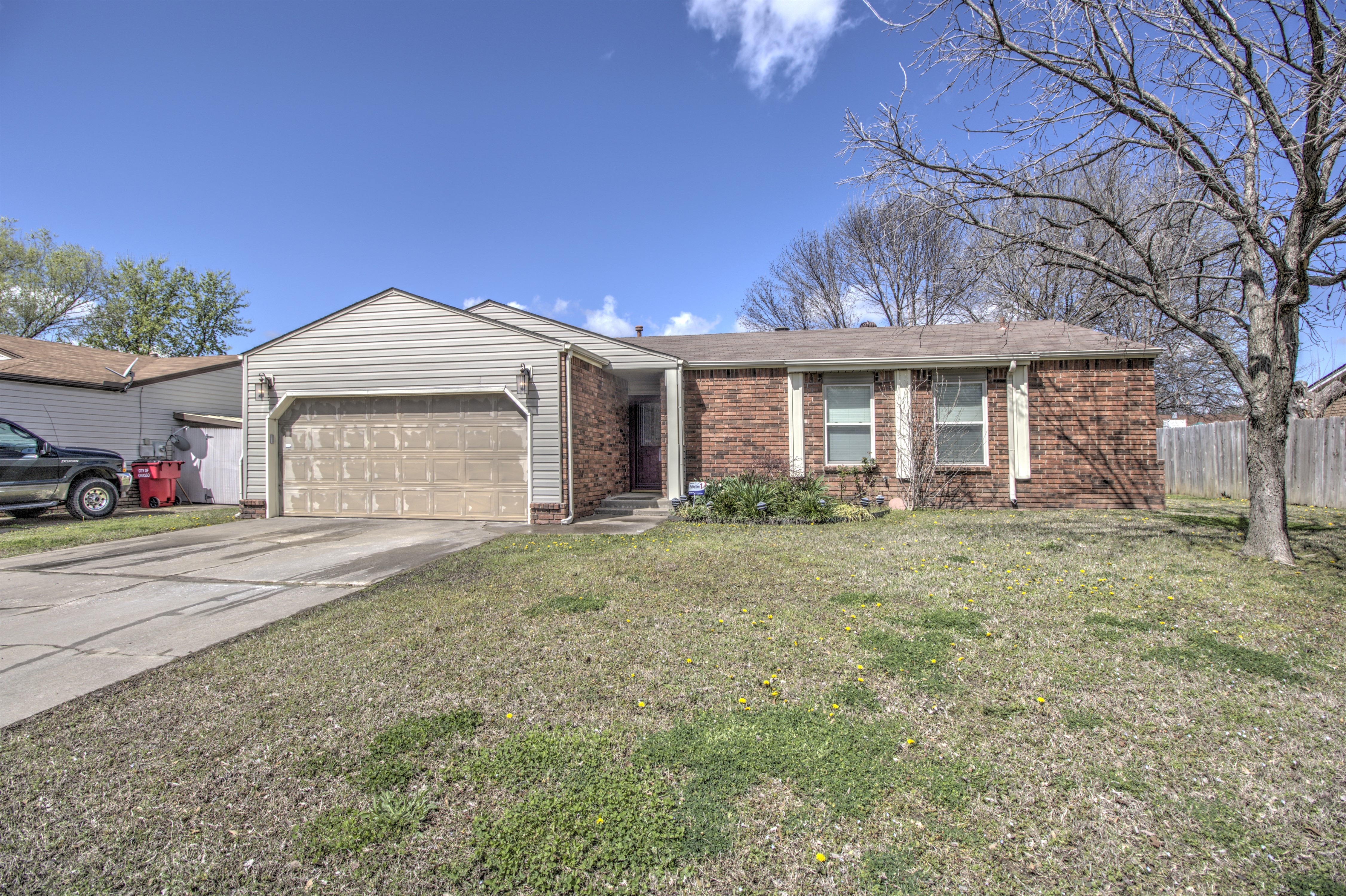 12101 E 80th Place North Property Photo 1