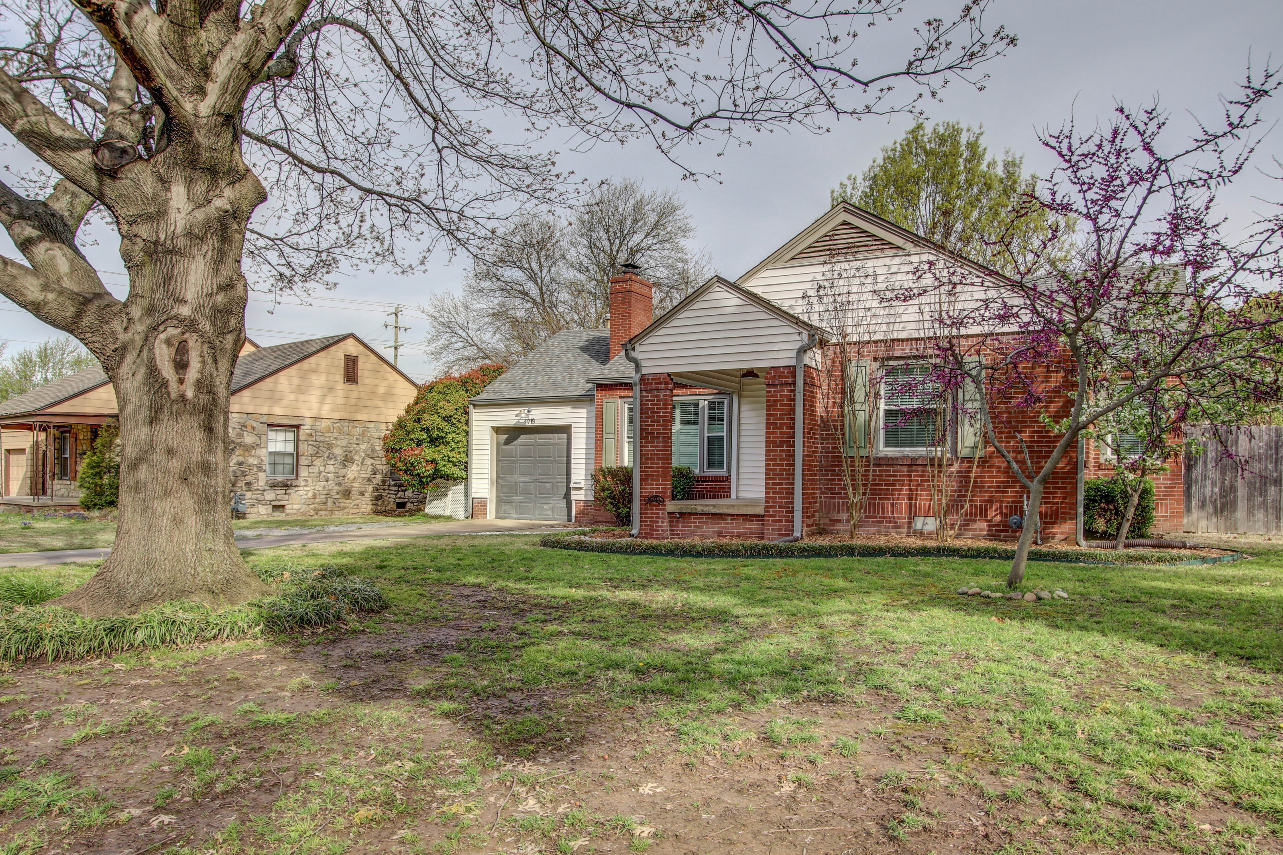4915 E 3rd Street Property Photo 1