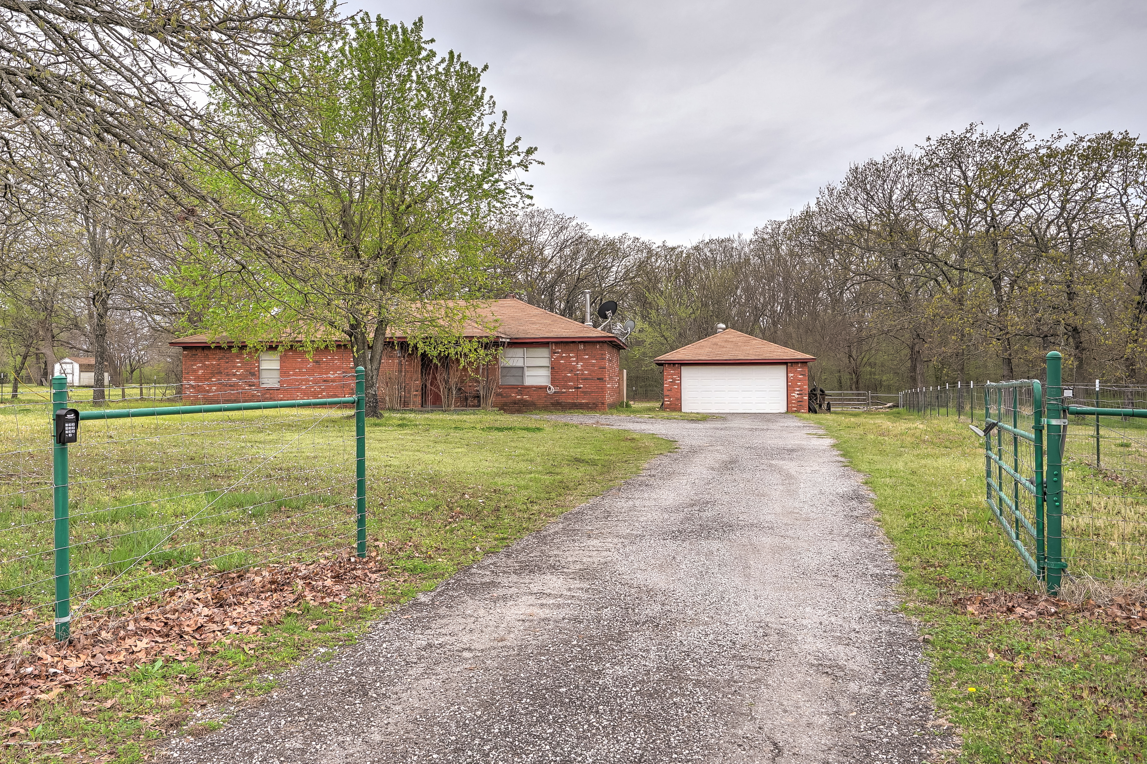 17490 S Hickory Street Property Photo 1