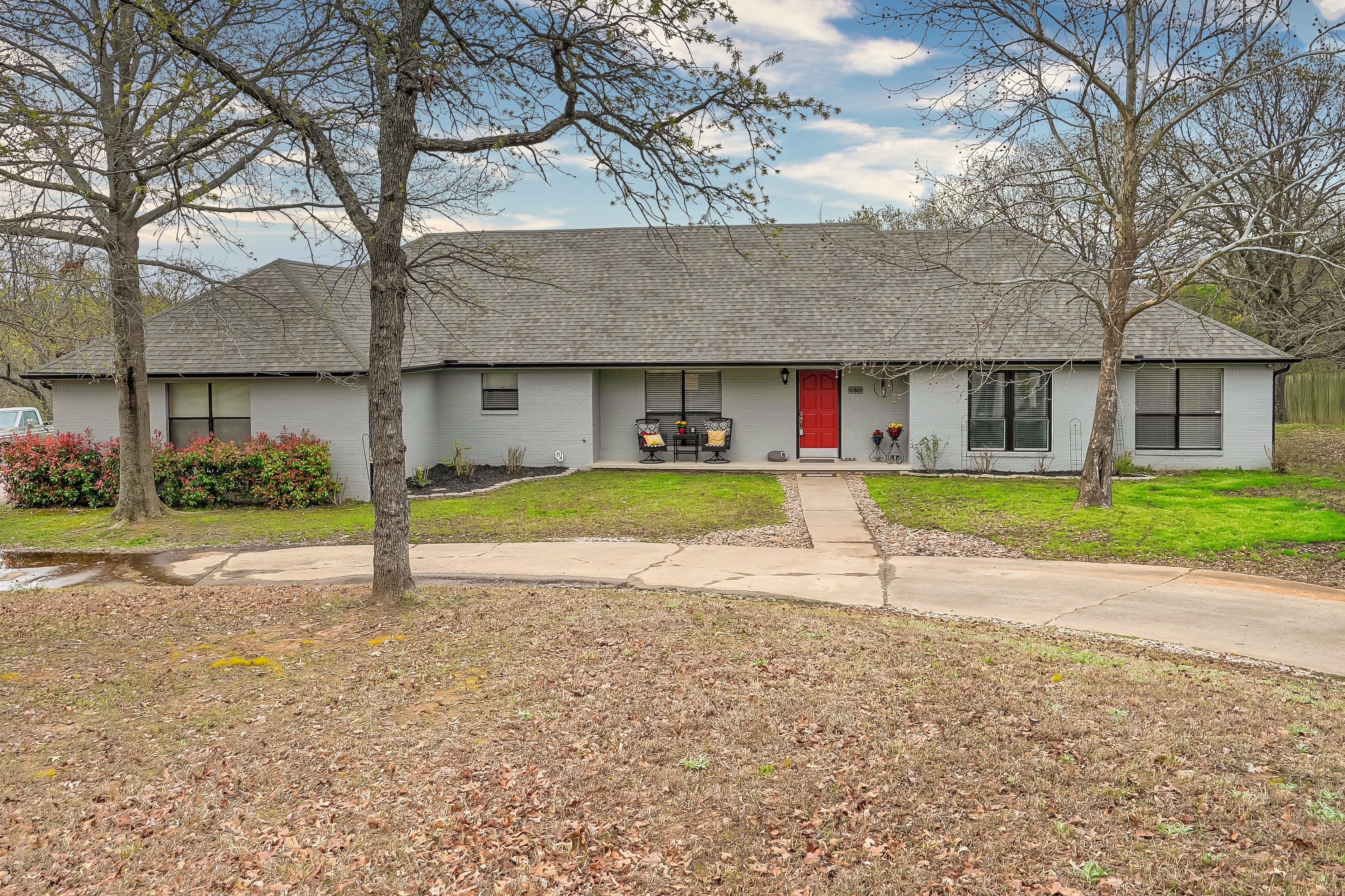 611 Lexington Road Property Photo 1